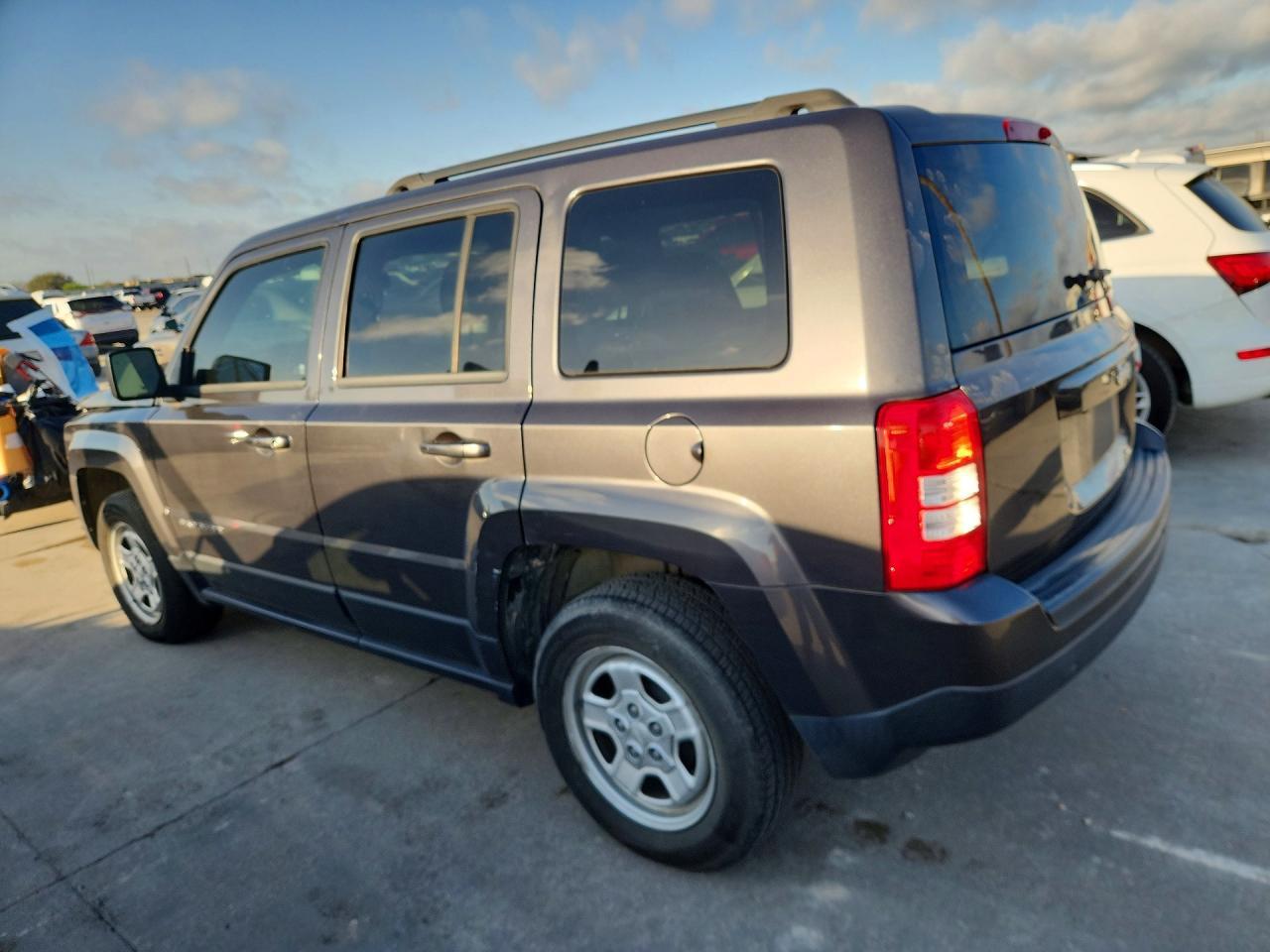 2014 Jeep Patriot Sport - Фото 2