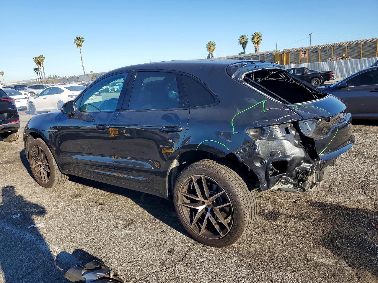 2025 Porsche Macan Base - Фото 2