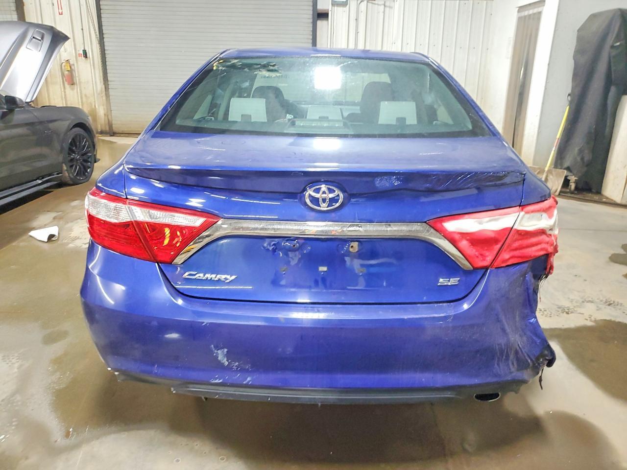 2015 Toyota Camry Se - Фото 6