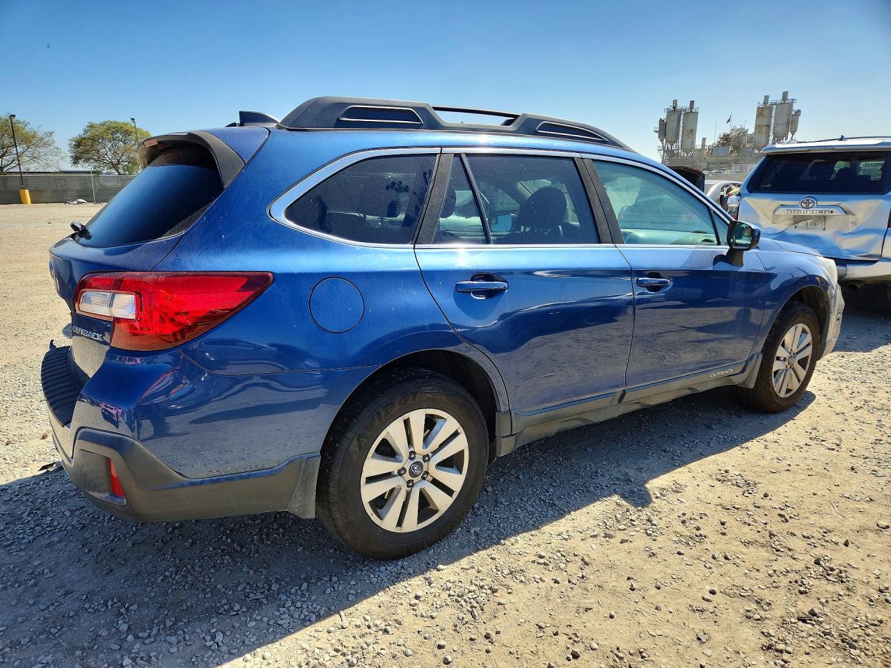 2019 Subaru Outback 2.5I Premium - Фото 3