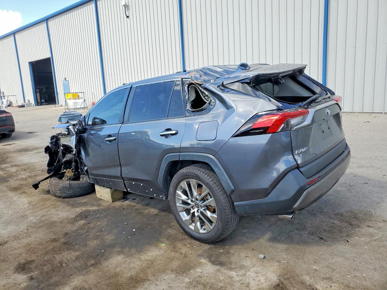 2021 Toyota Rav4 Limited - Фото 2