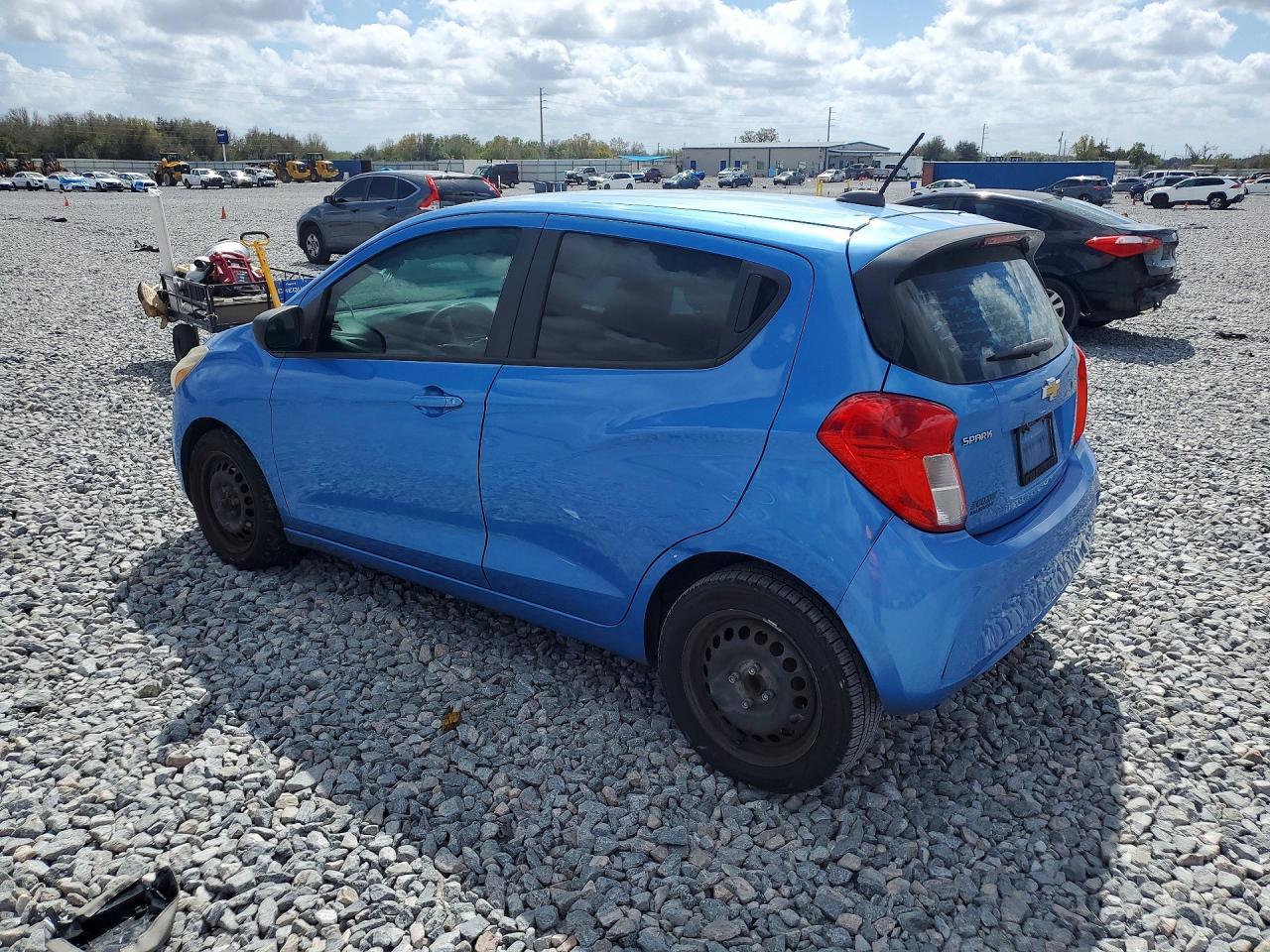 2016 Chevrolet Spark Ls - Фото 2