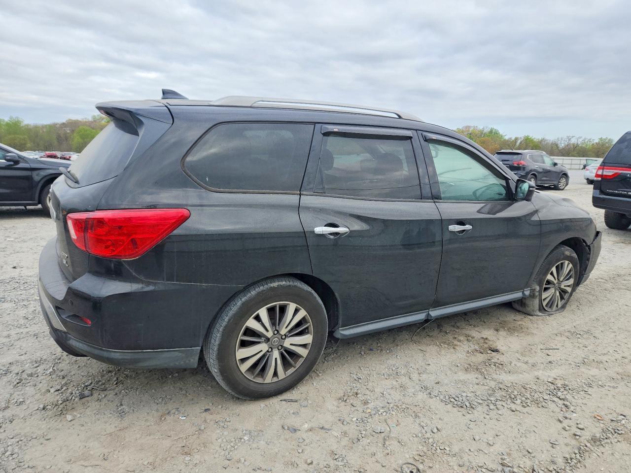 2019 Nissan Pathfinder Sl - Фото 3