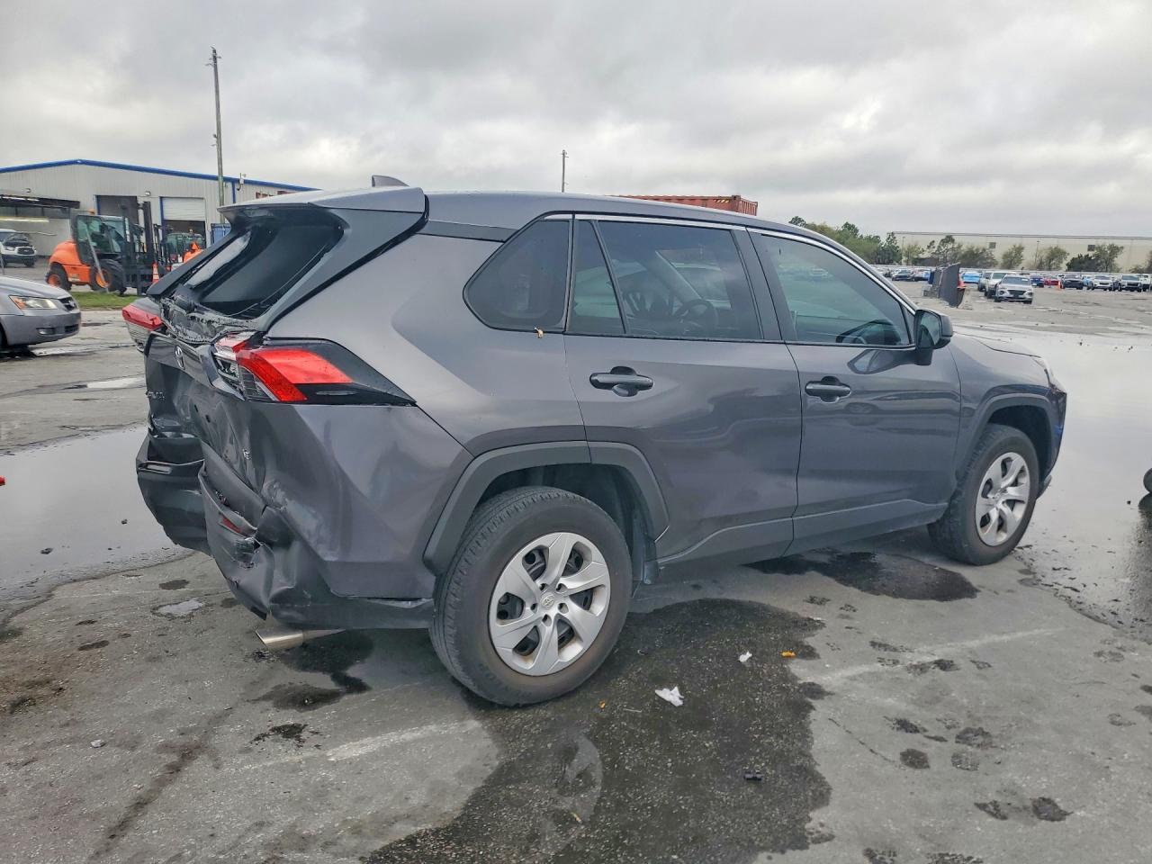2024 Toyota Rav4 Le - Image 3