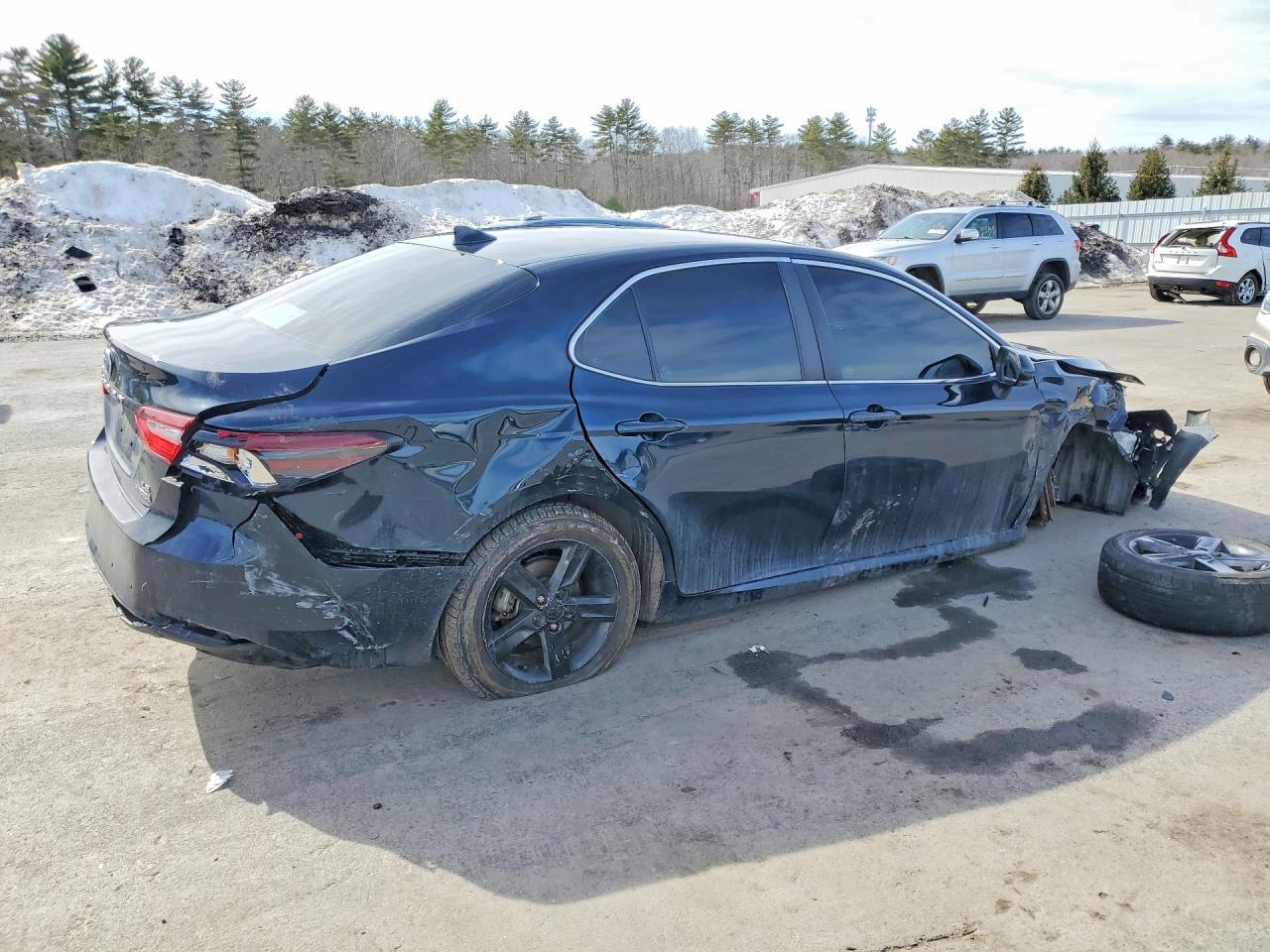 2021 Toyota Camry Hybrid Le - Фото 3