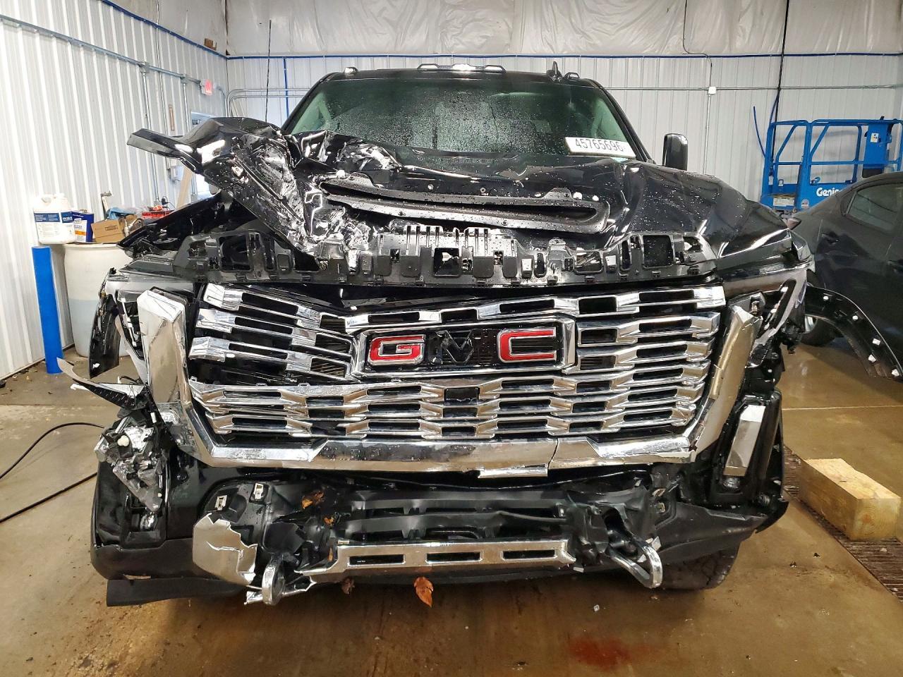 2026 GMC Sierra K2500 Denali - Image 5