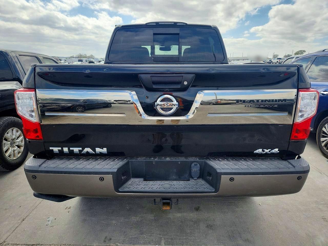 2019 Nissan Titan Platinum Reserve - Image 6