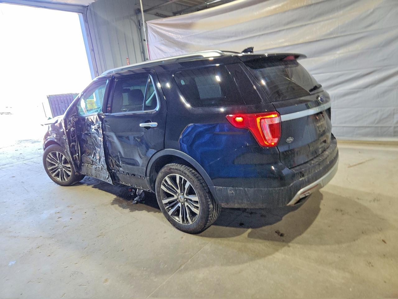 2016 Ford Explorer Platinum - Image 2