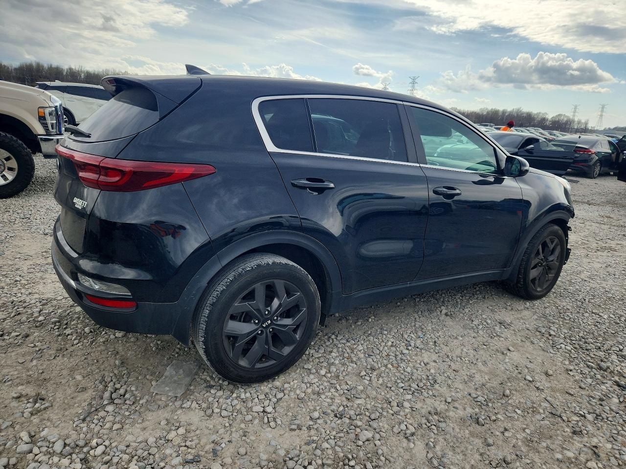 2022 Kia Sportage Lx - Image 3