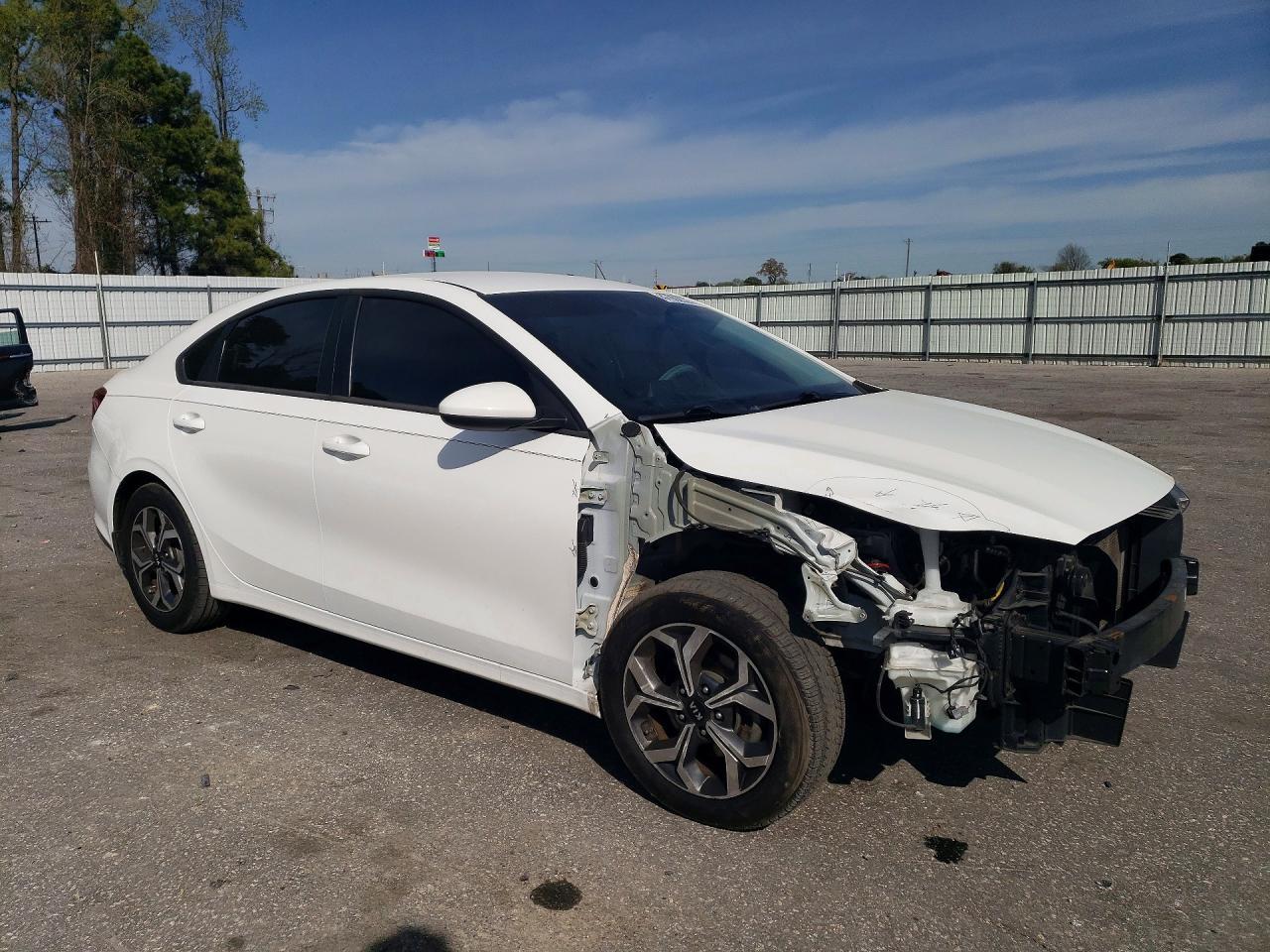 2020 Kia Forte Lxs - Image 4
