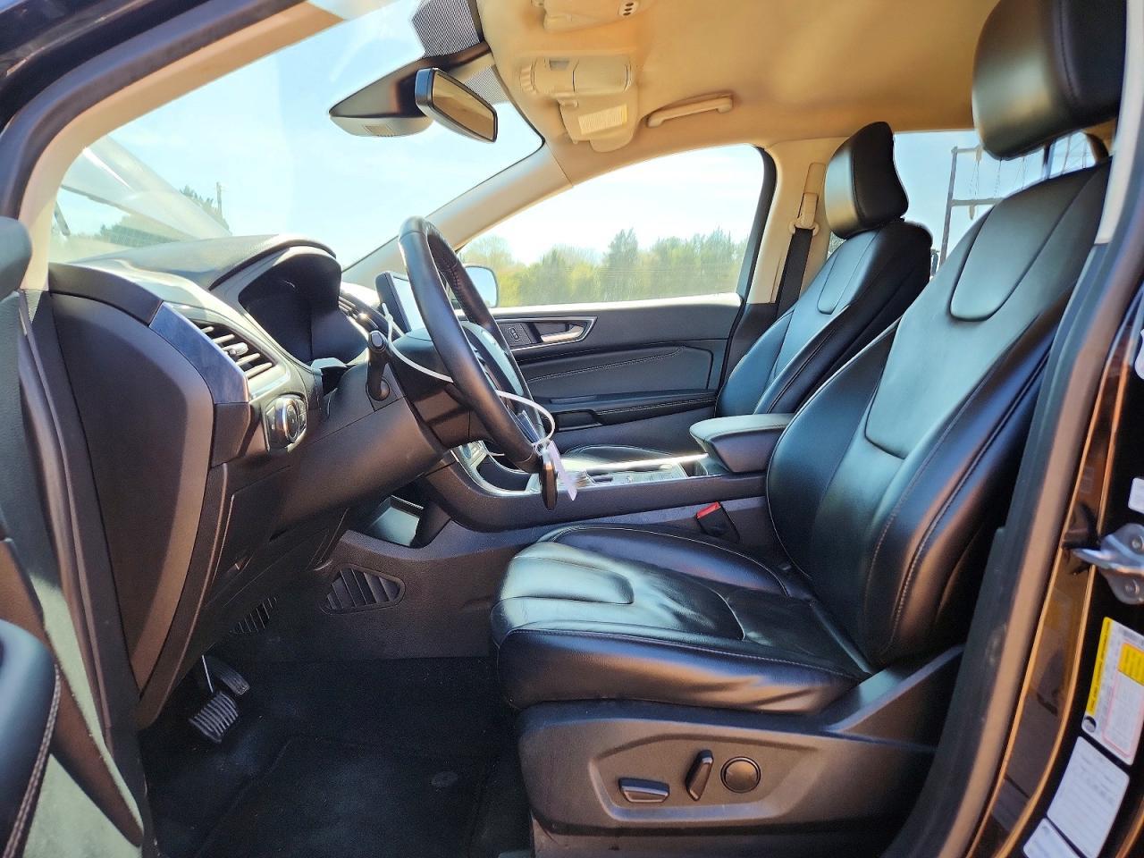 2022 Ford Edge Titanium - Image 7