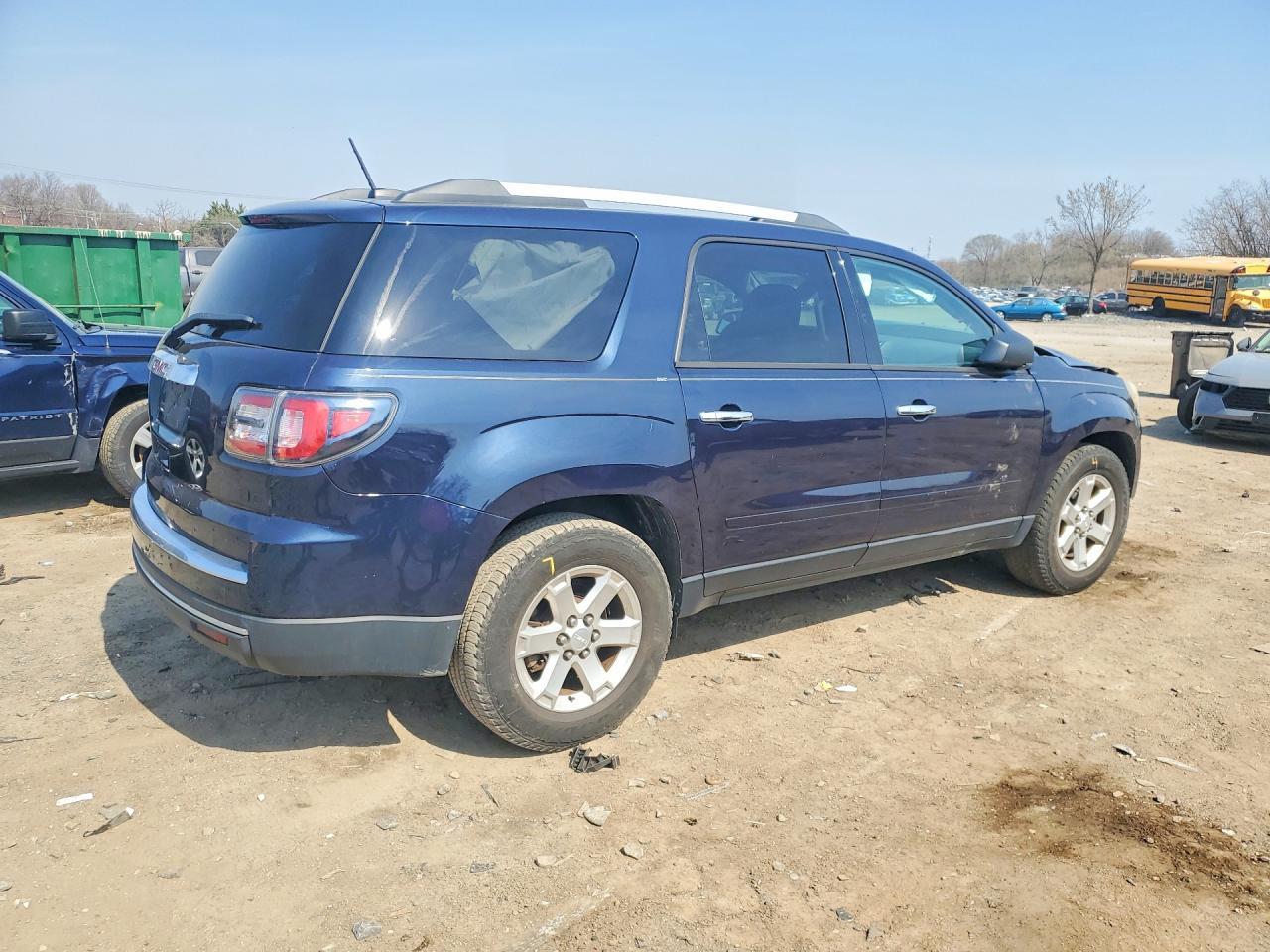 2016 GMC Acadia Sle - Image 3
