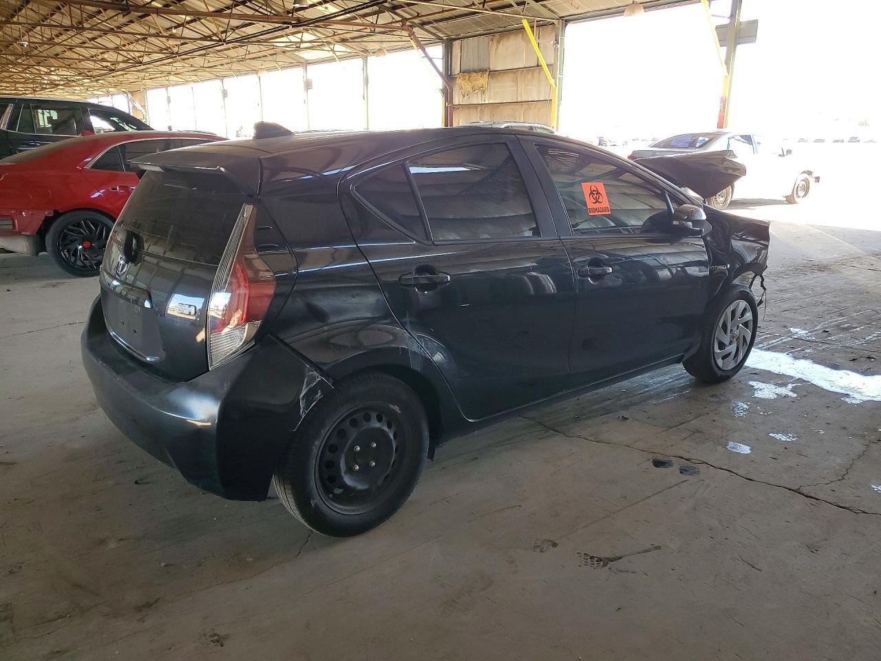 2016 Toyota Prius C Two - Фото 3