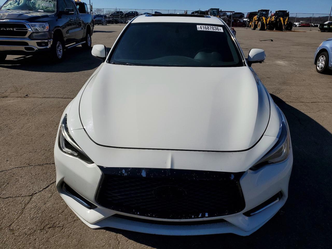 2017 Infiniti Q60 Red Sport 400 - Фото 5