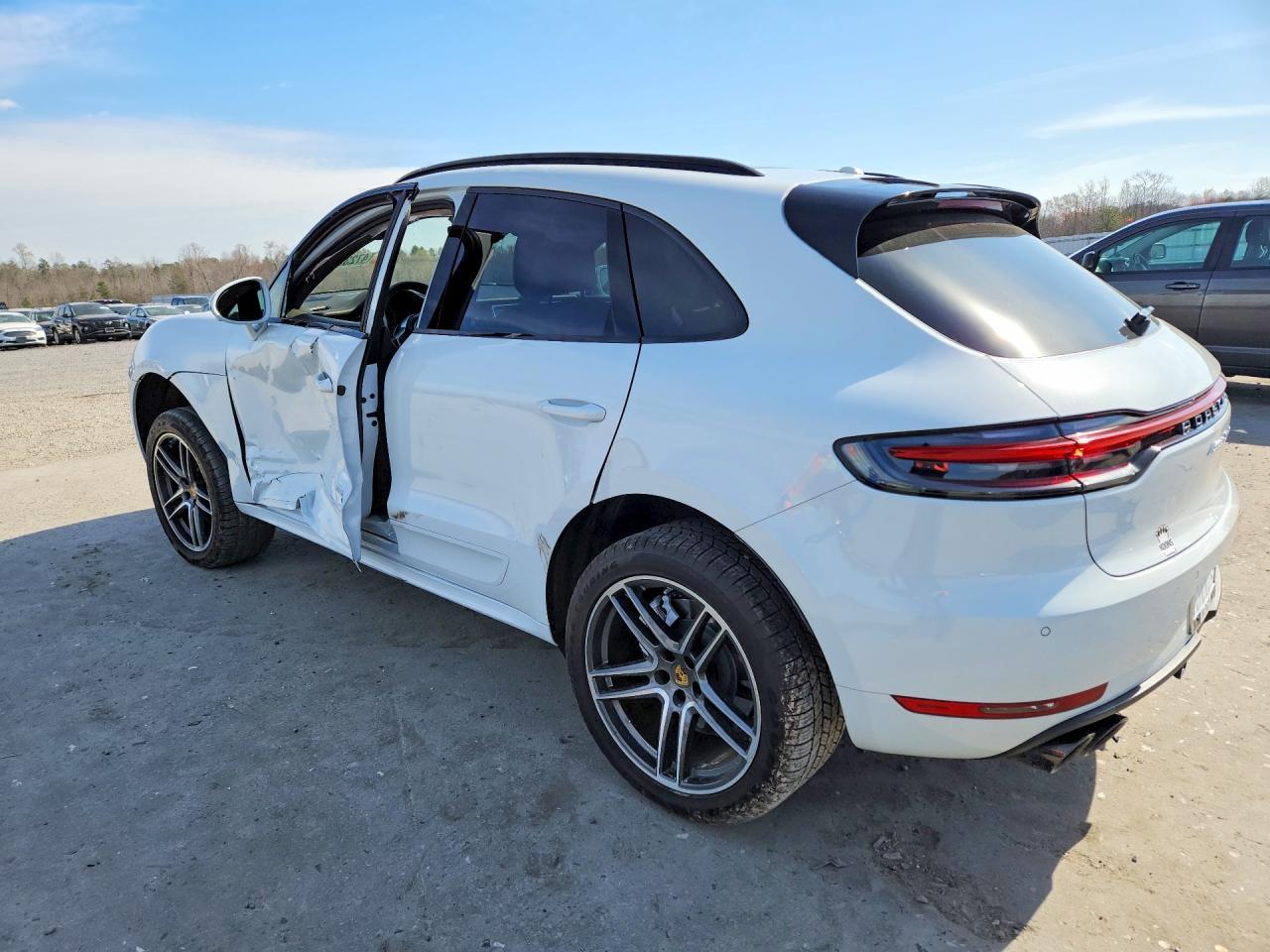 2021 Porsche Macan Turbo - Фото 2