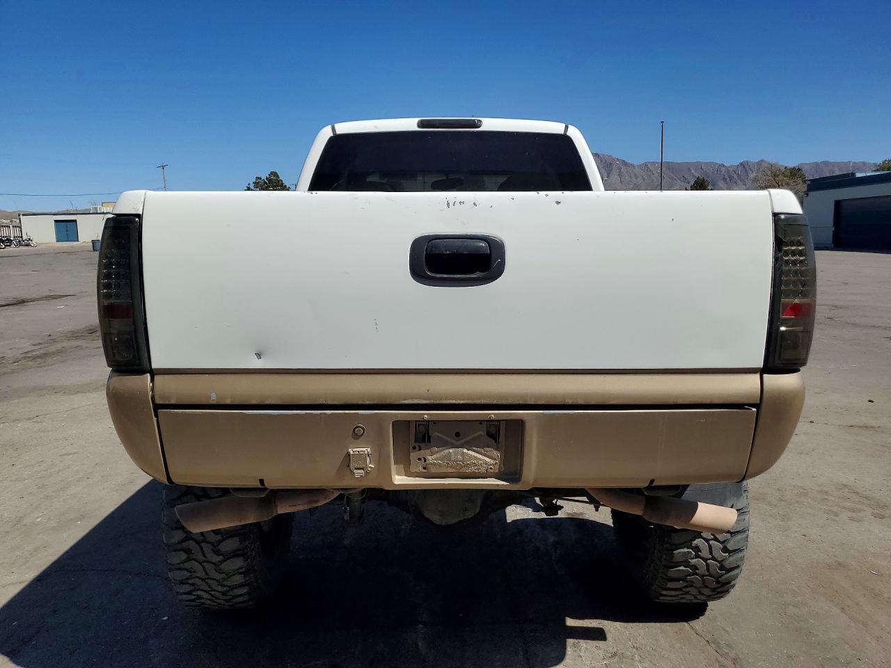 2004 GMC Sierra K2500 Heavy Duty - Фото 6