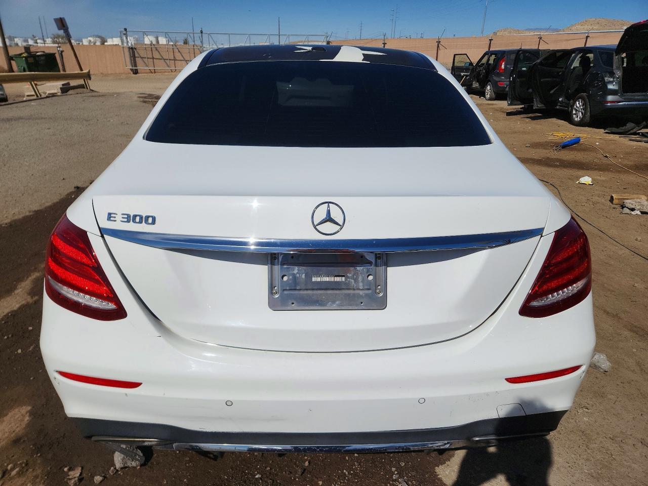 2017 Mercedes-Benz E 300 - Фото 6