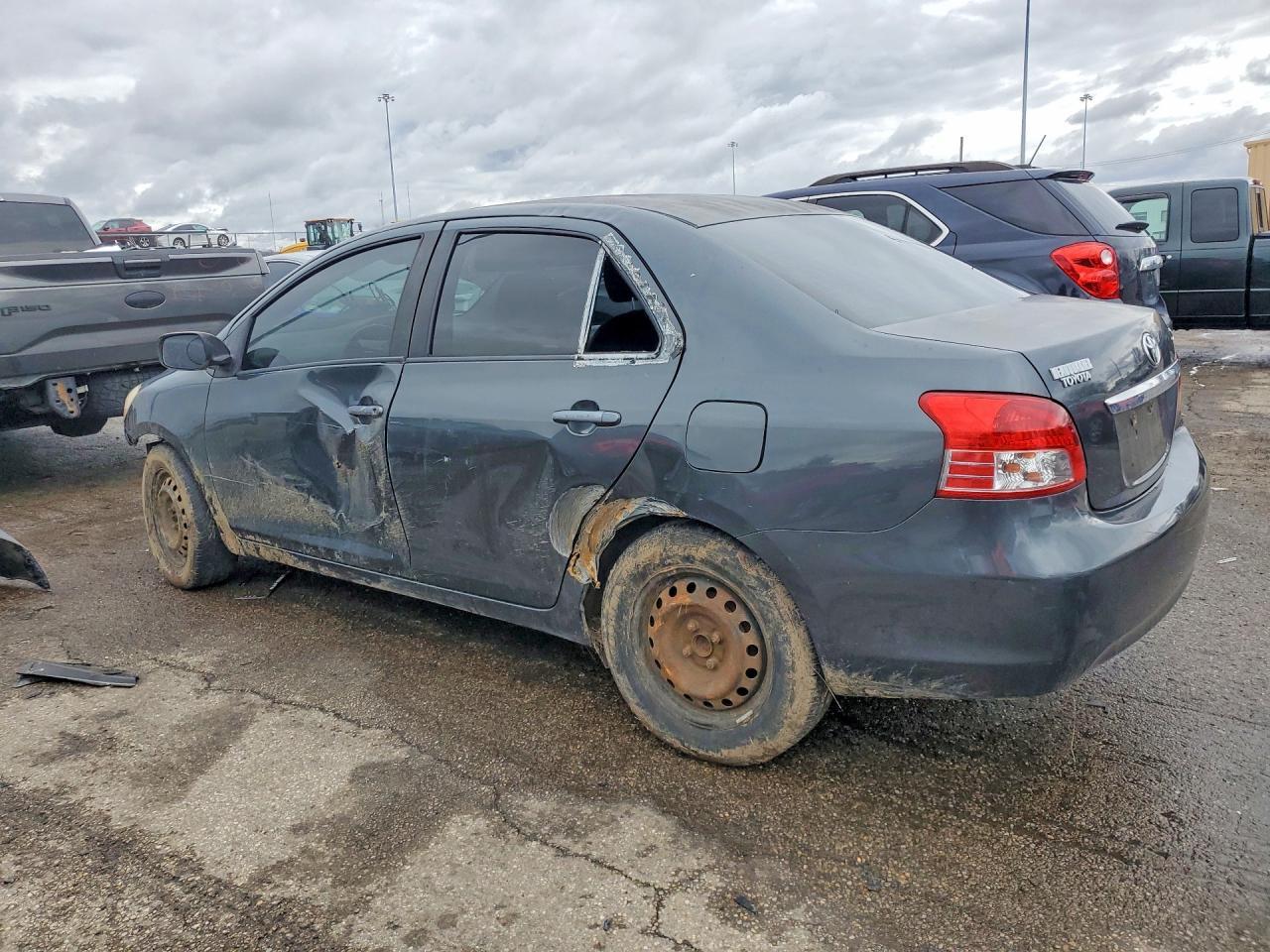 2007 Toyota Yarus - Фото 2