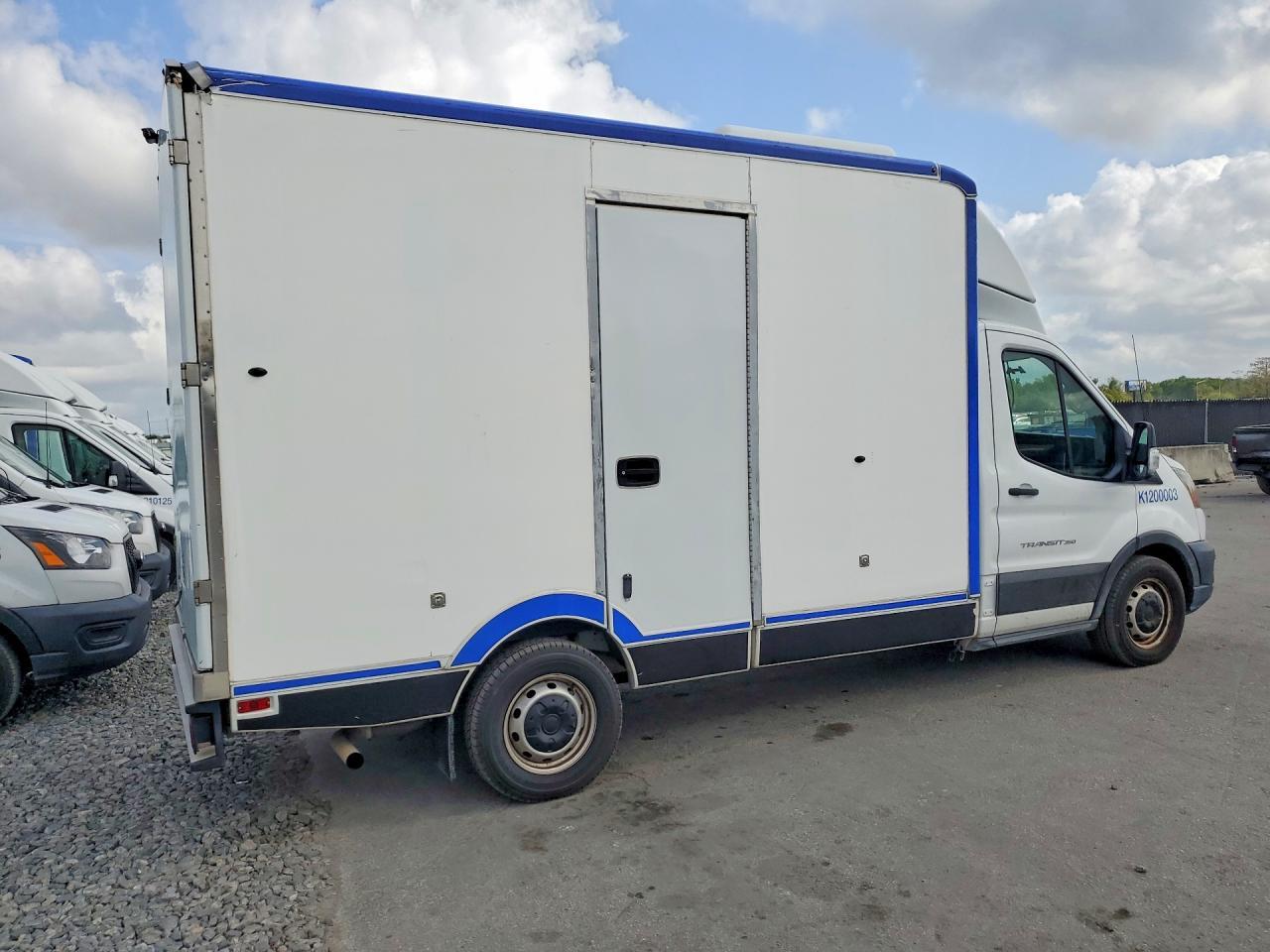 2020 Ford Transit Delivery Truck - Image 3