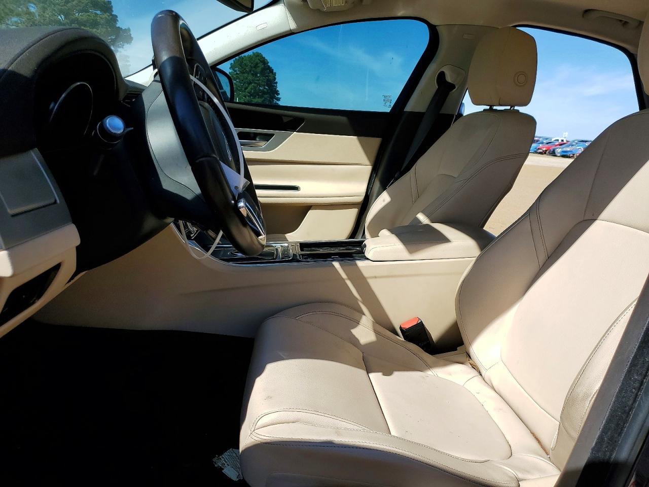2017 Jaguar Xf Premium - Фото 7