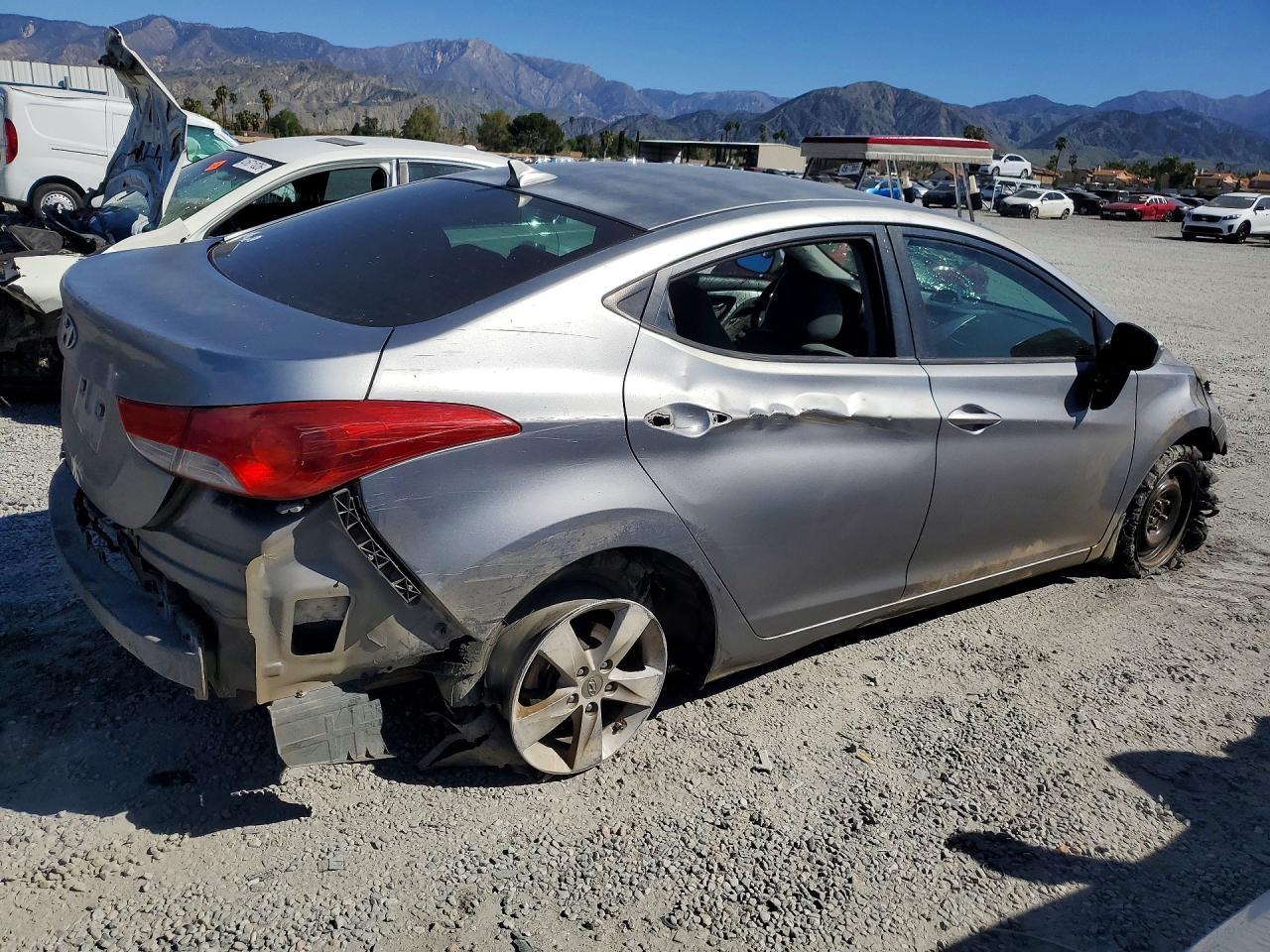2013 Hyundai Elantra Gls - Image 3
