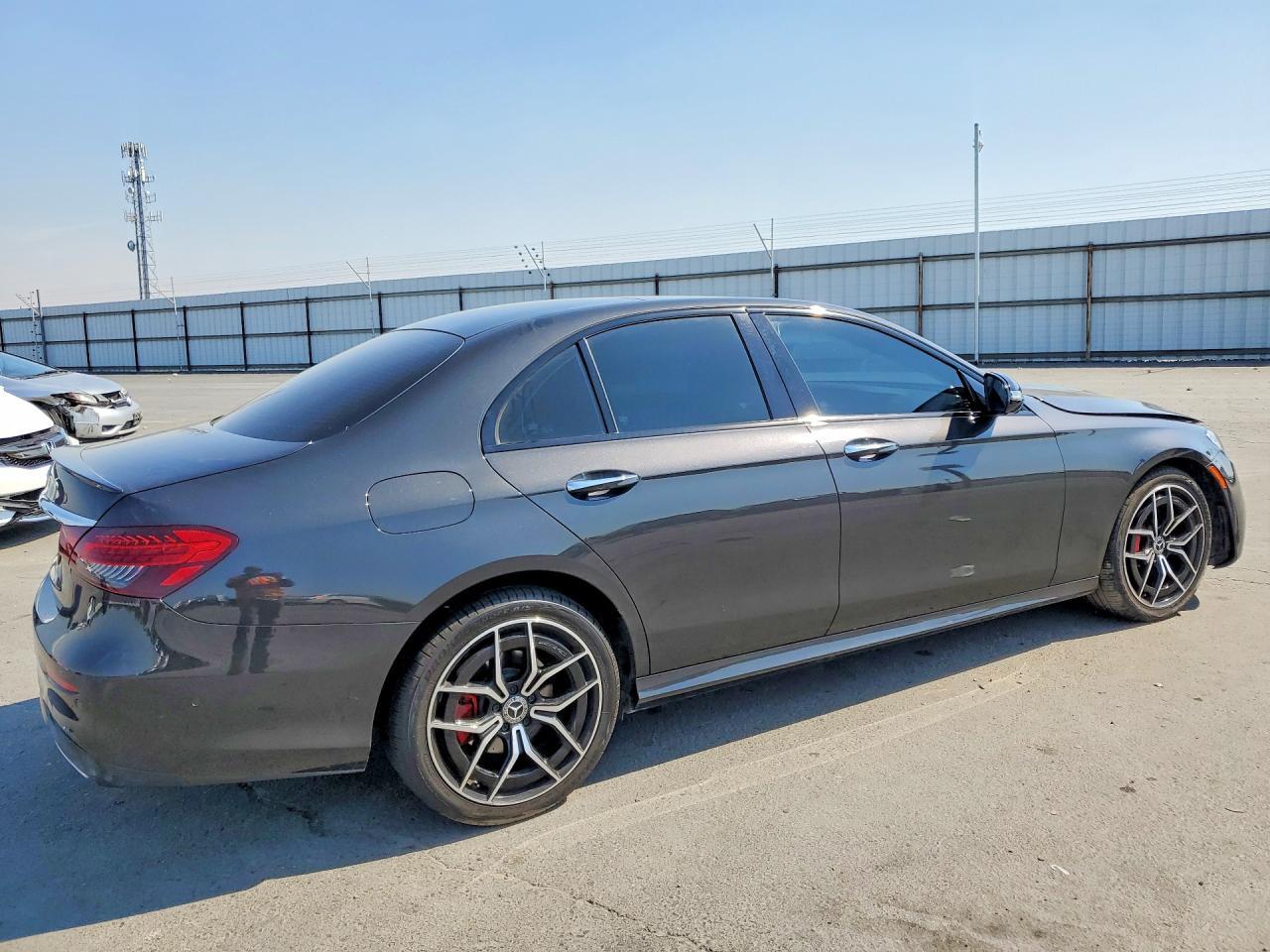 2022 Mercedes-Benz E 350 - Фото 3