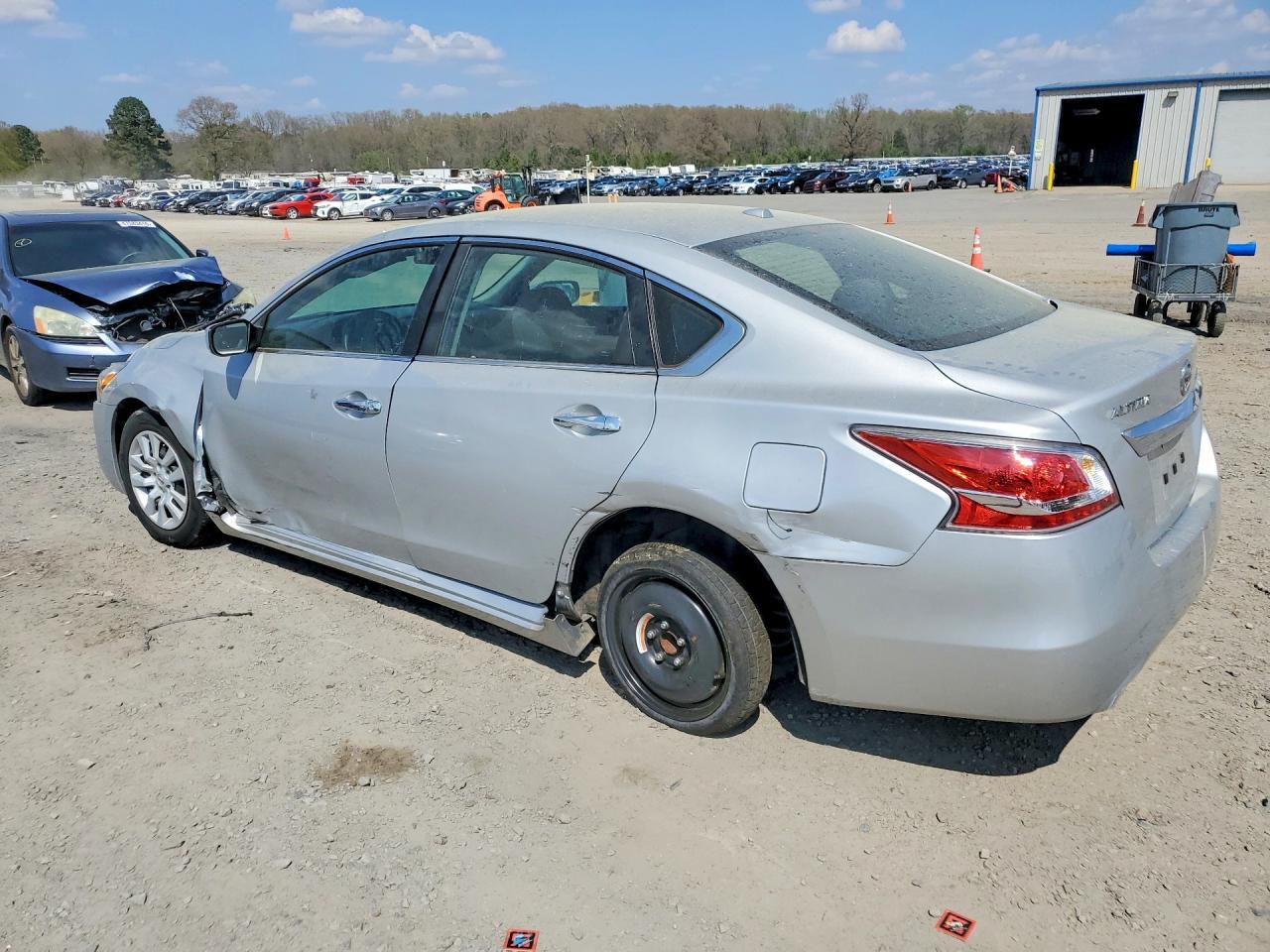 2015 Nissan Altima 2.5 S - Image 2