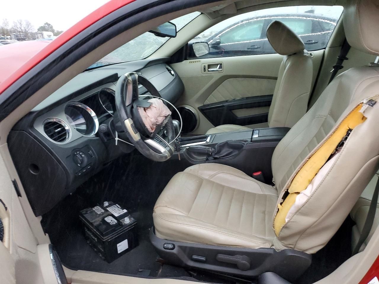 2010 Ford Mustang - Image 7