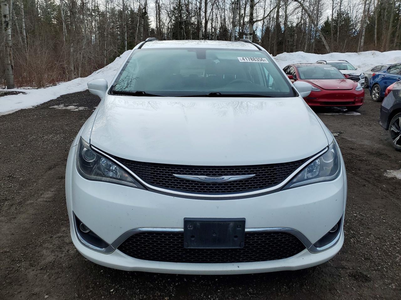 2017 Chrysler Truck/Van Pacifica Touring-L - Фото 5