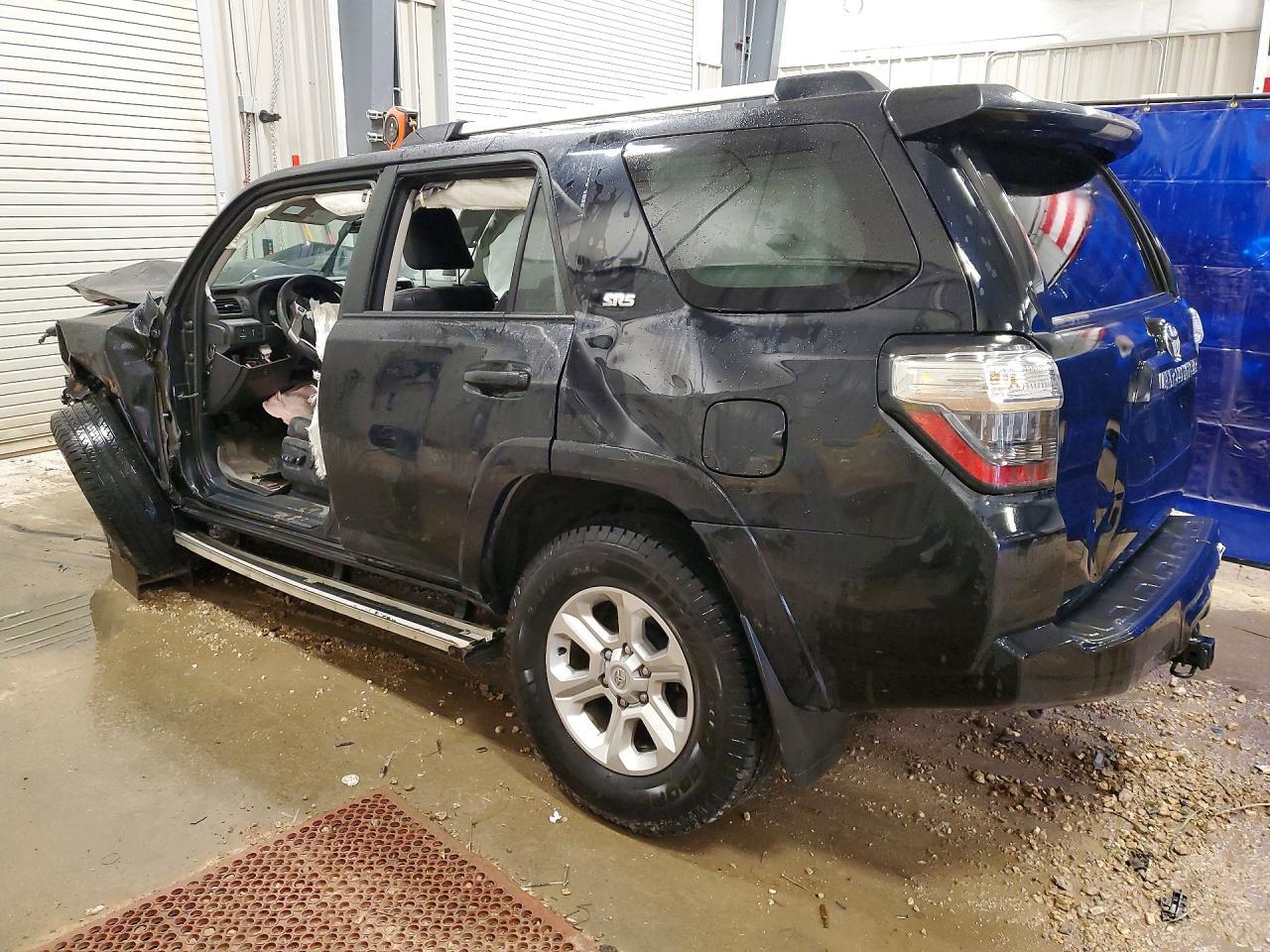 2022 Toyota 4Runner - Image 2