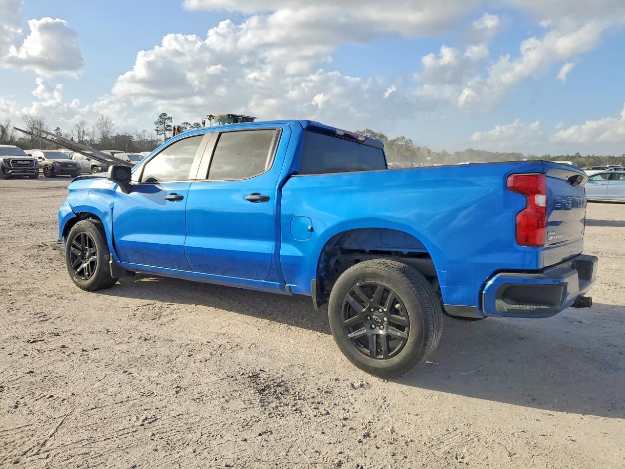 2023 Chevrolet Silverado C1500 Custom - Фото 2