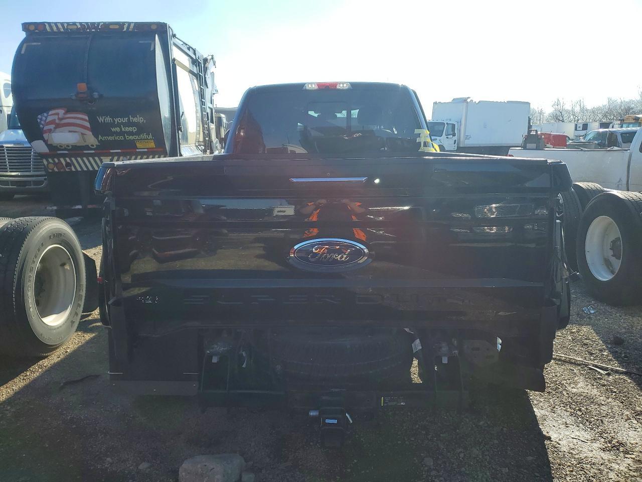 2017 Ford F350 Super Duty - Image 6