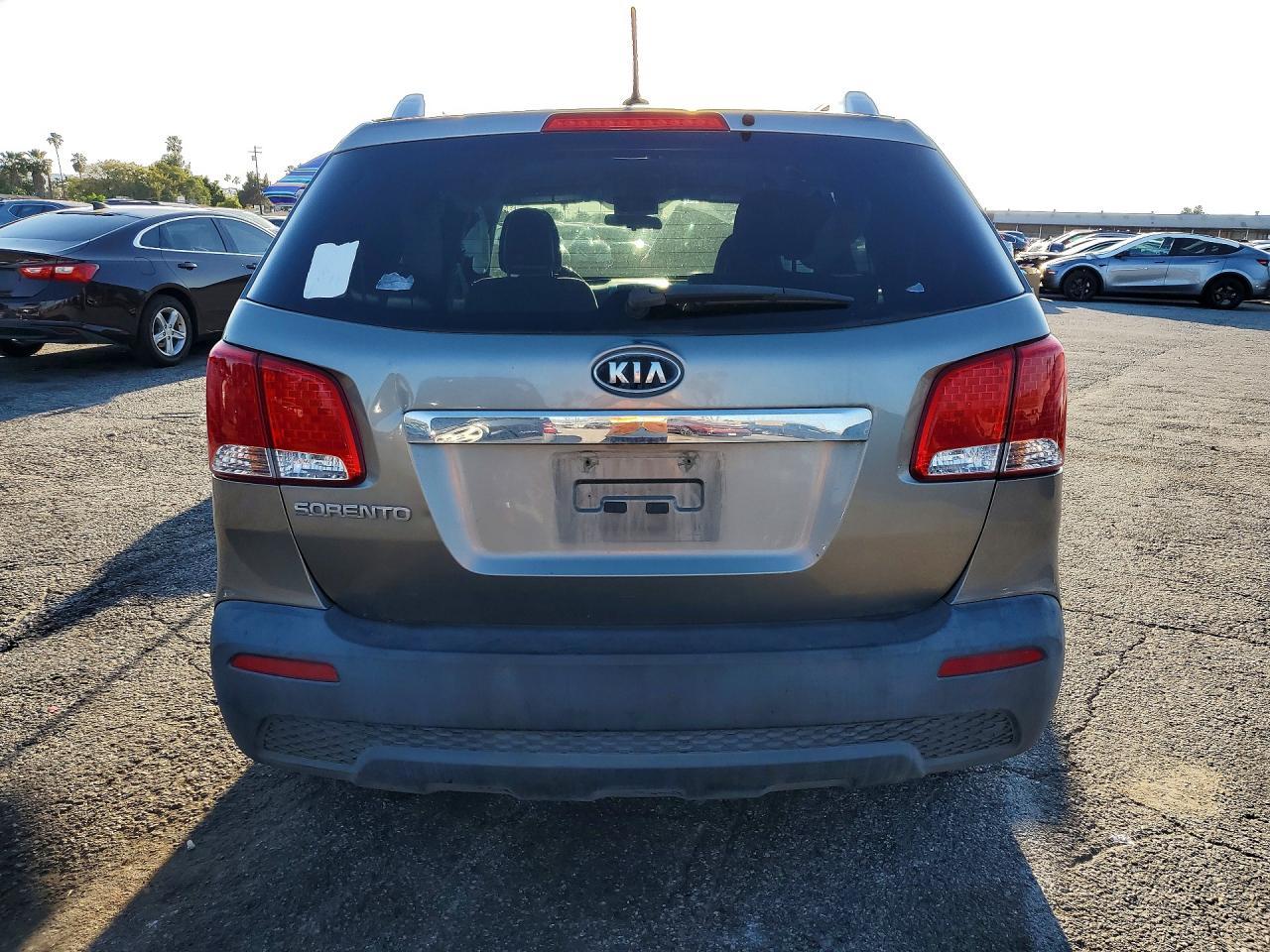2013 Kia Sorento Lx - Image 6