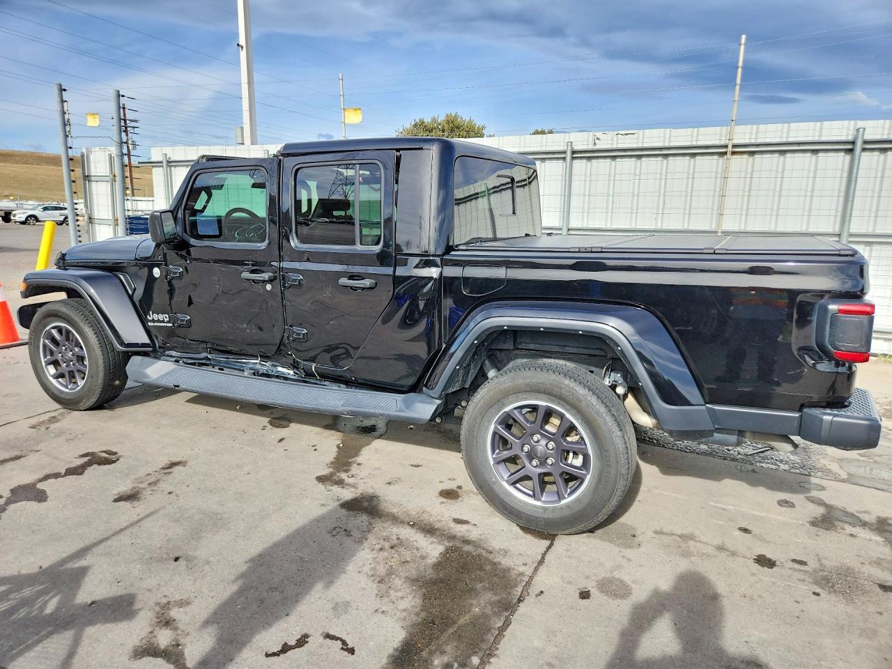 2021 Jeep Gladiator Overland - Image 2