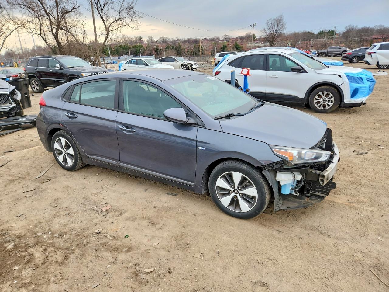 2019 Hyundai Ioniq Plug-In Hybrid Base - Image 4
