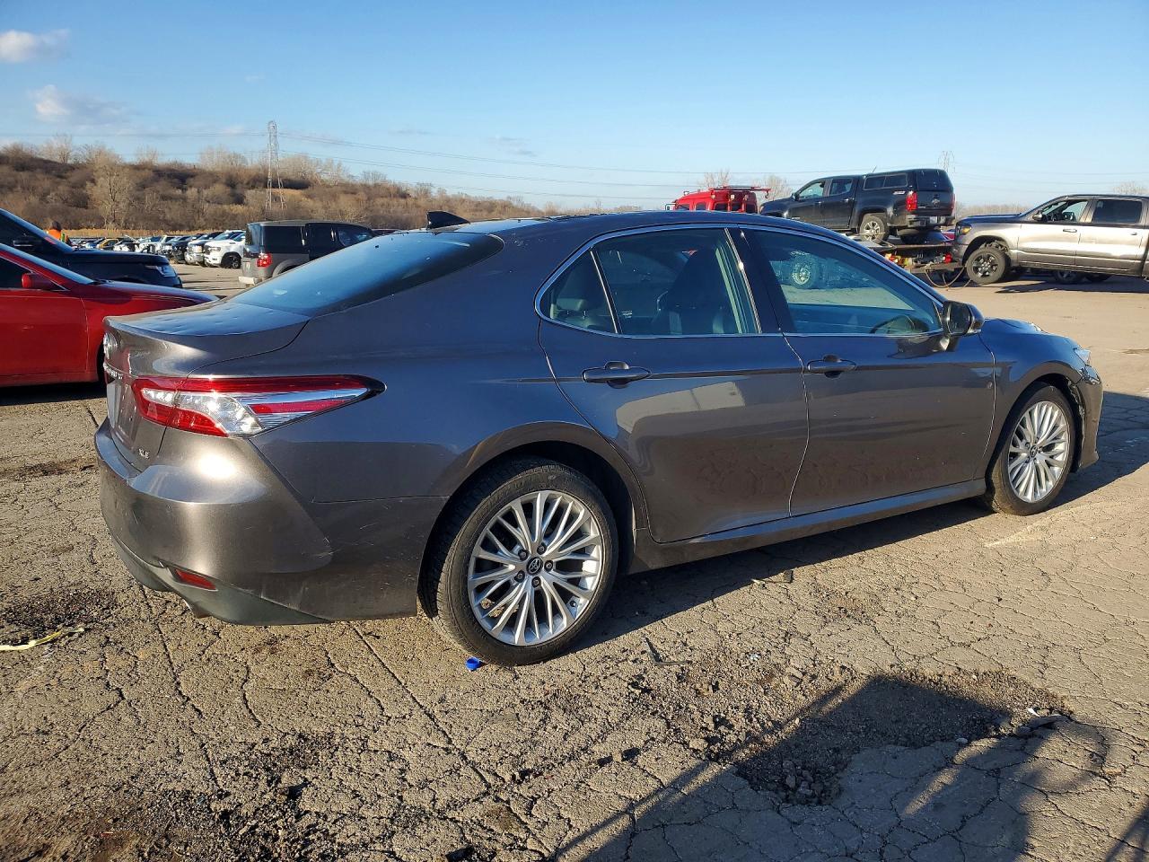 2018 Toyota Camry Xle V6 - Фото 3