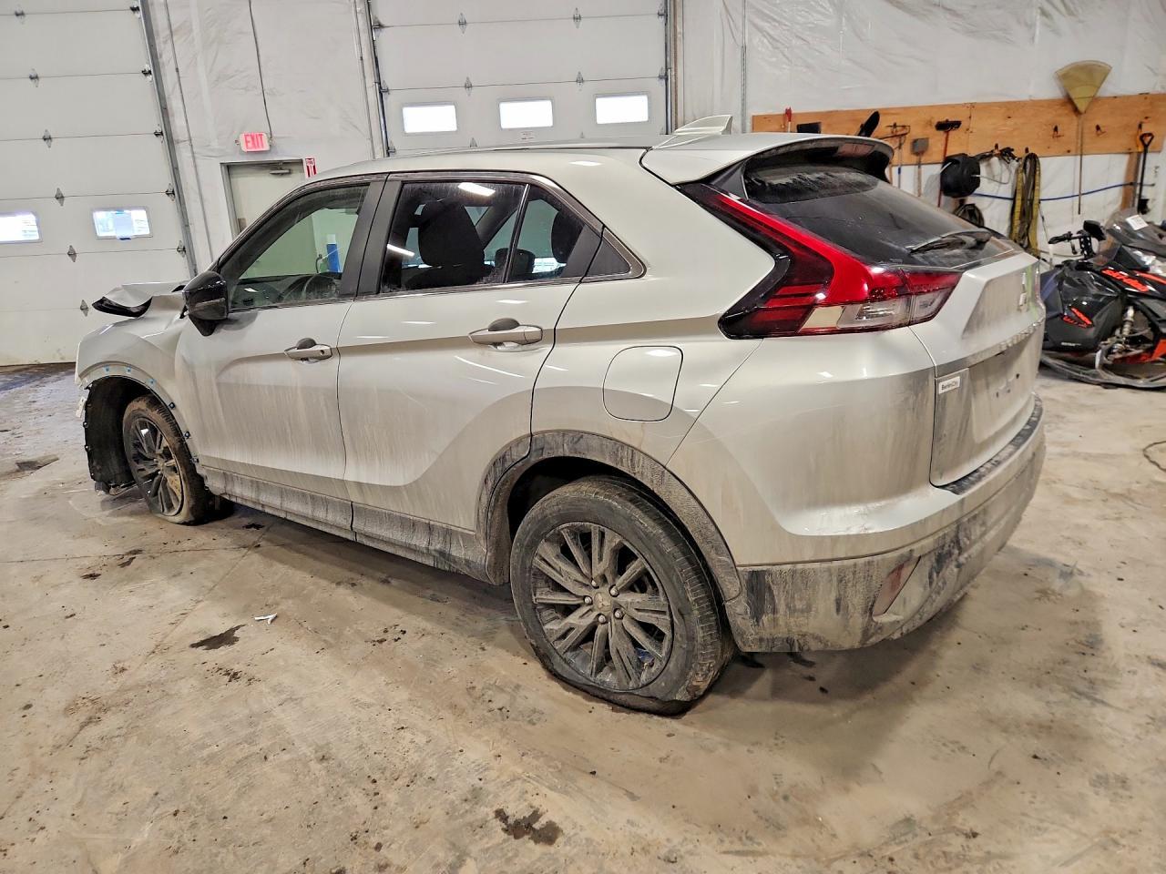 2023 Mitsubishi Eclipse Cross Le - Фото 2