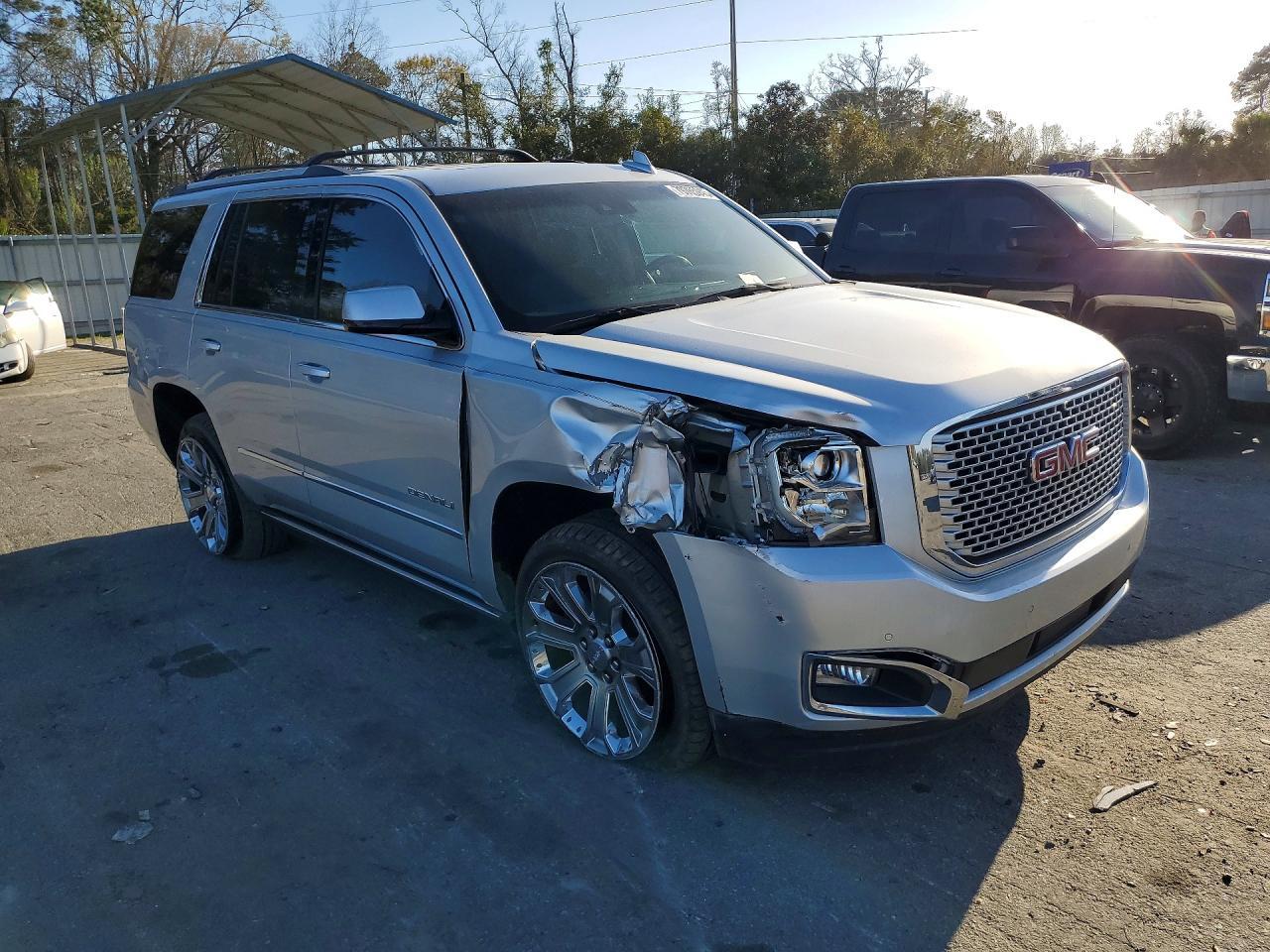 2016 GMC Yukon Denali - Фото 4
