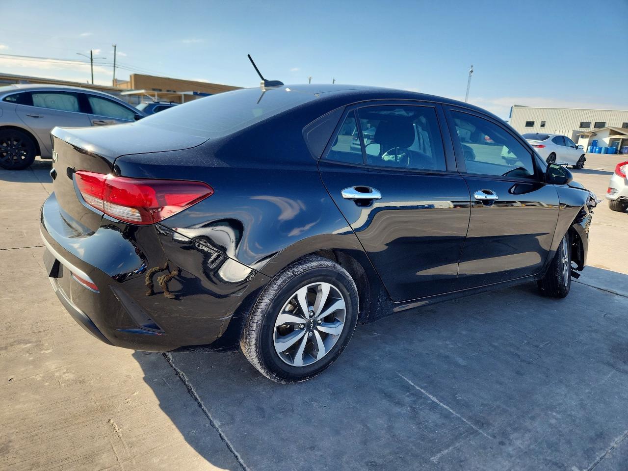 2023 Kia Rio S - Фото 3