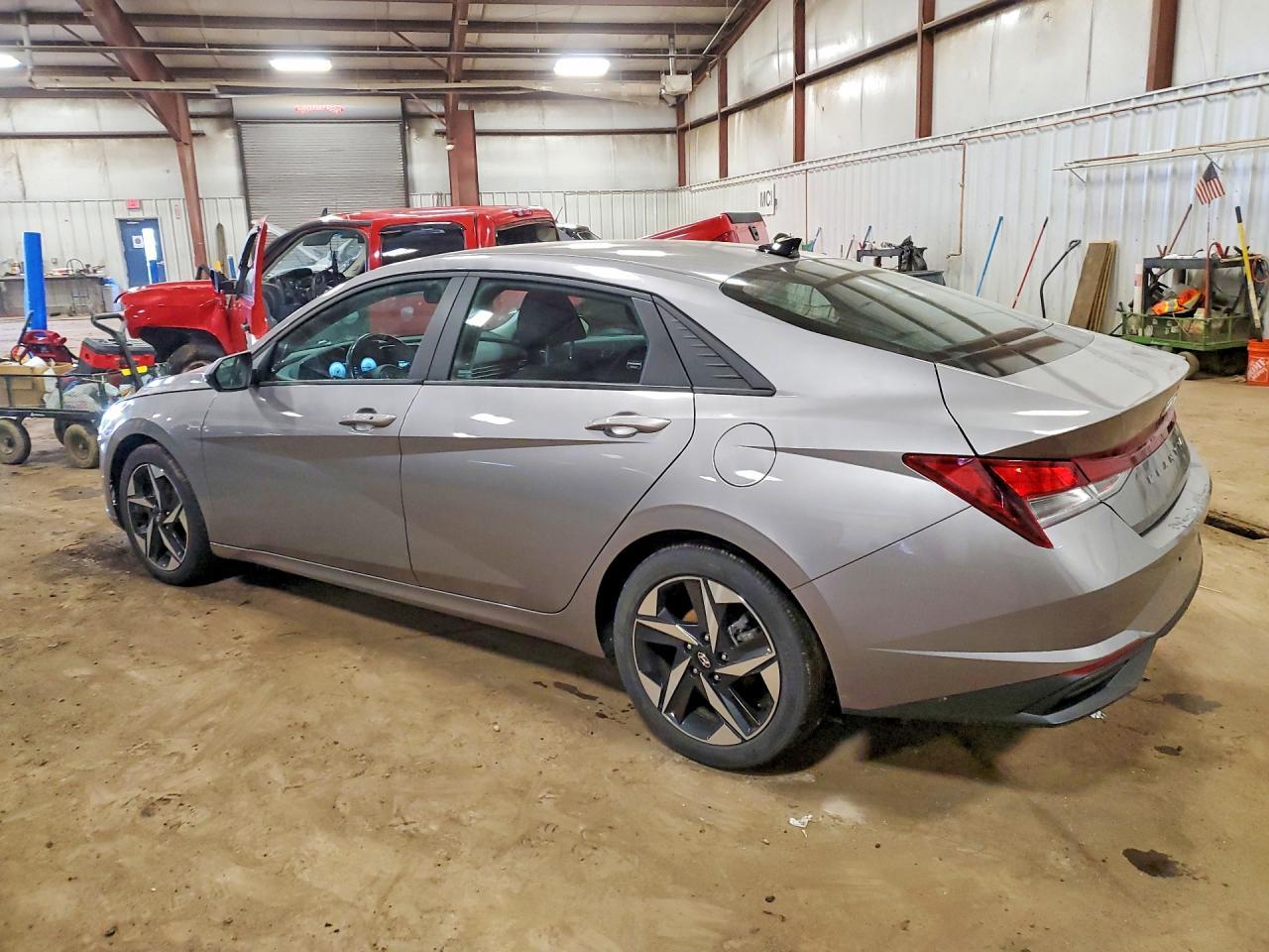 2023 Hyundai Elantra Sel - Image 2