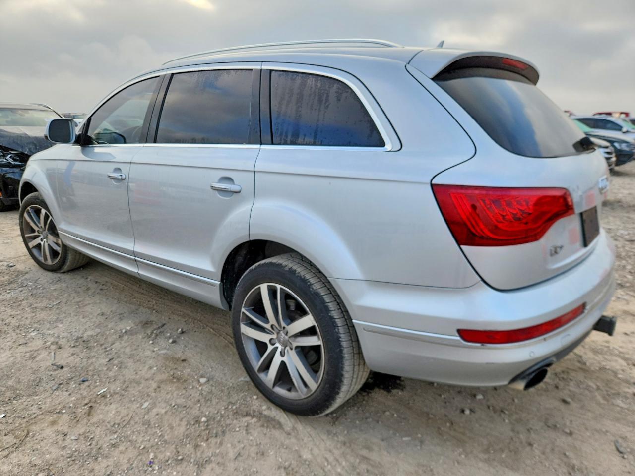 2013 Audi Q7 Premium Plus - Image 2