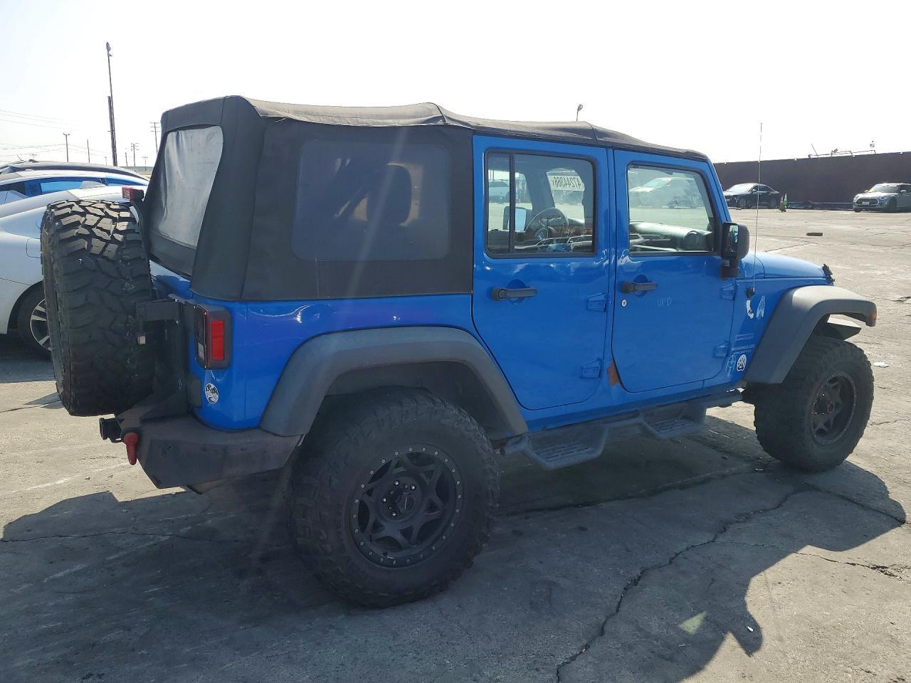 2012 Jeep Wrangler Unlimited Sport - Фото 3