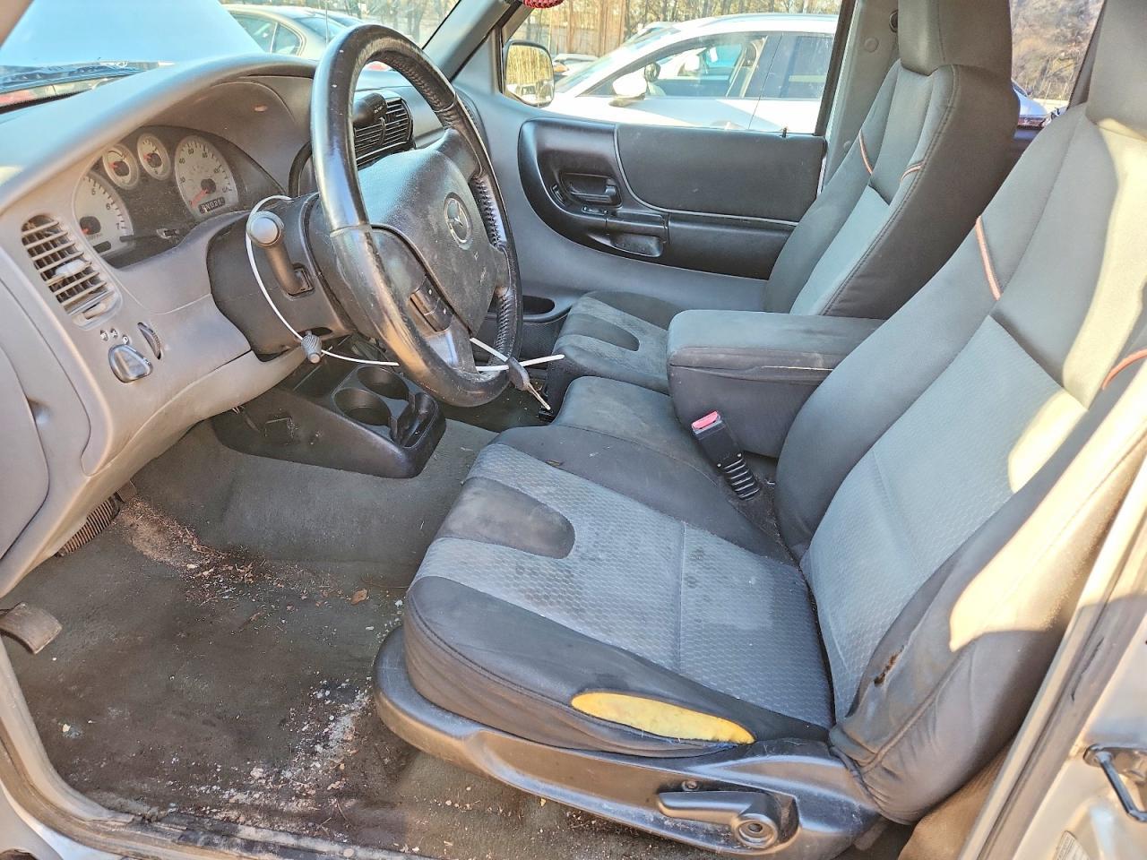 2004 Mazda B3000 Cab Plus - Фото 7