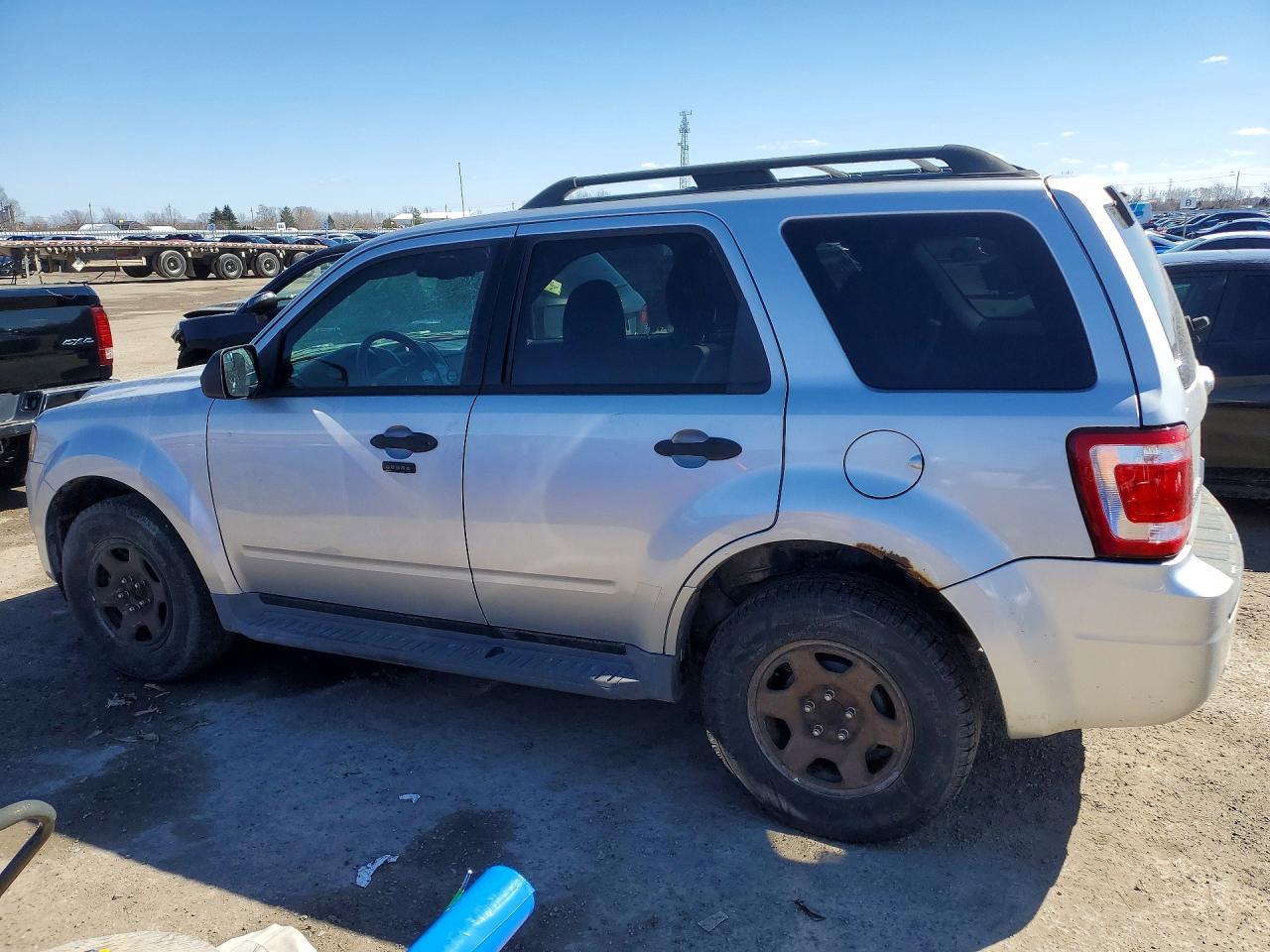 2011 Ford Escape Xlt - Фото 2