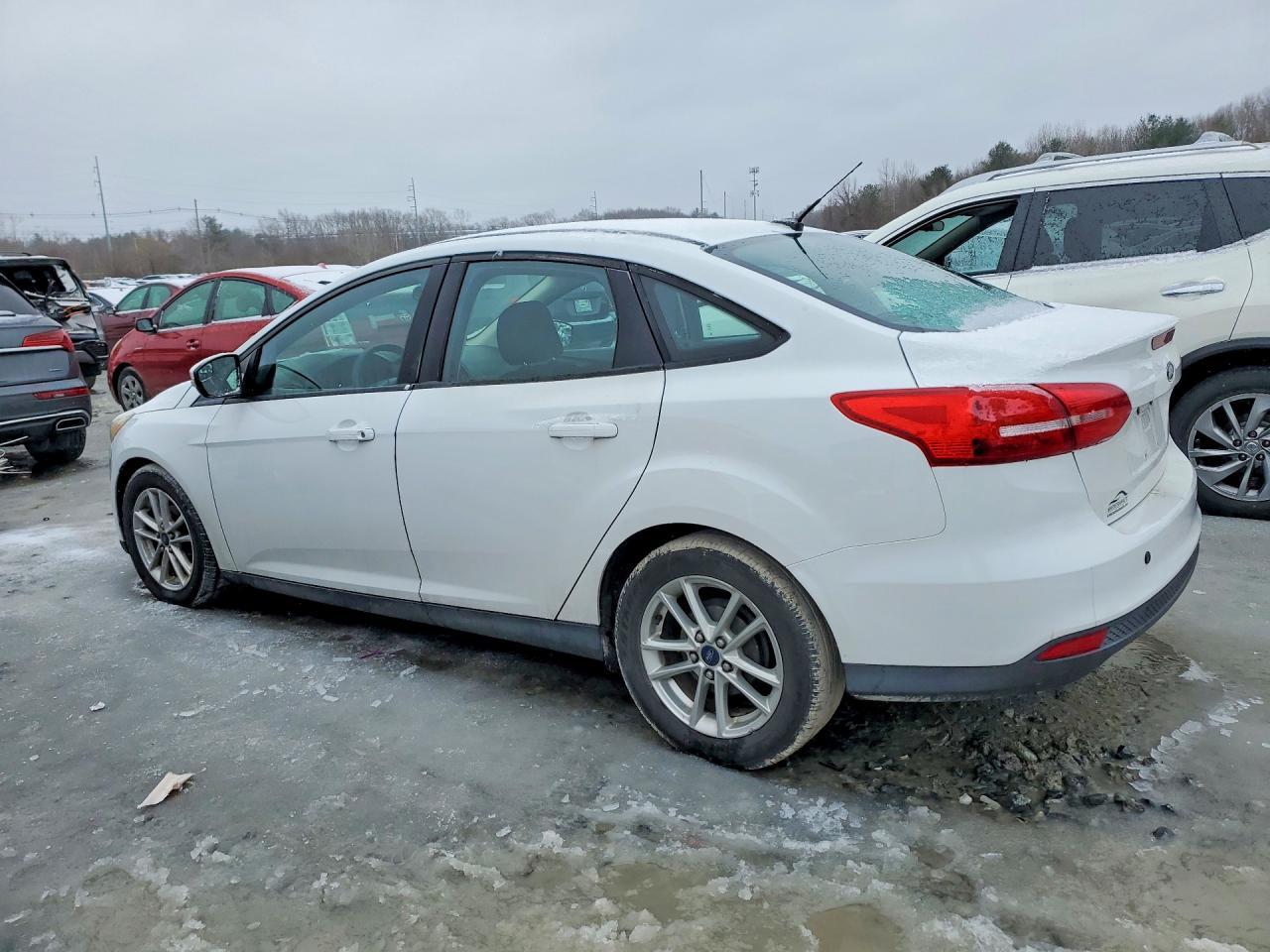 2016 Ford Focus Se - Image 2