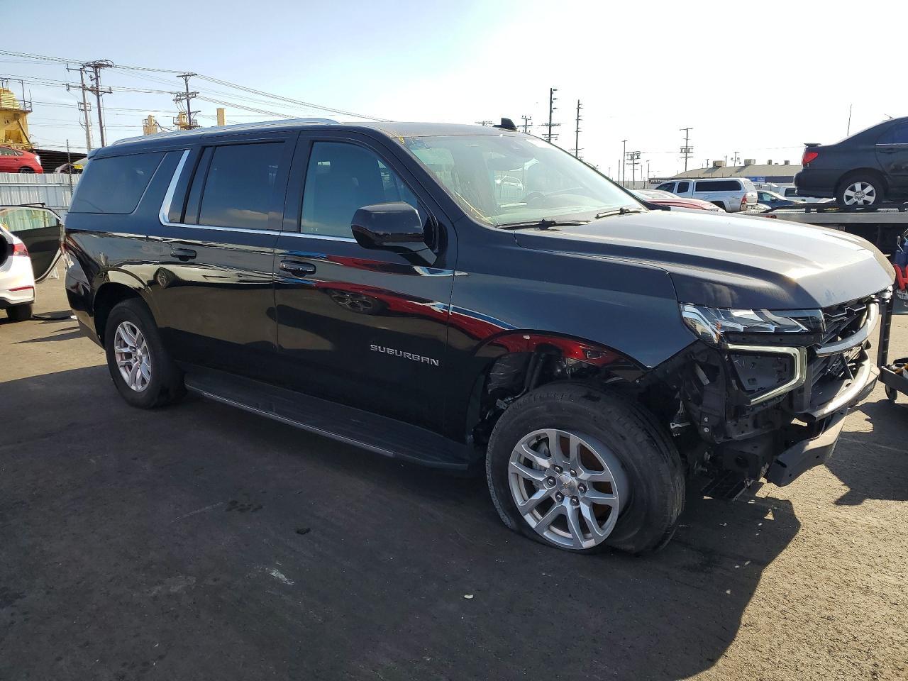 2023 Chevrolet Suburban C1500 Ls - Фото 4