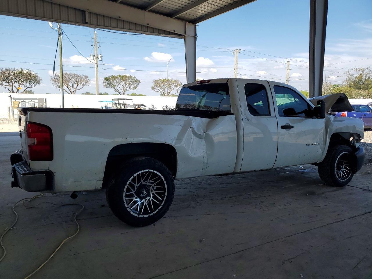 2013 Chevrolet Silverado C1500 - Фото 3