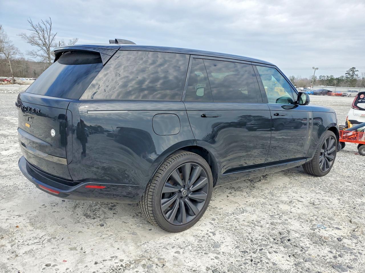 2024 Land Rover Range Rover Sv - Image 3