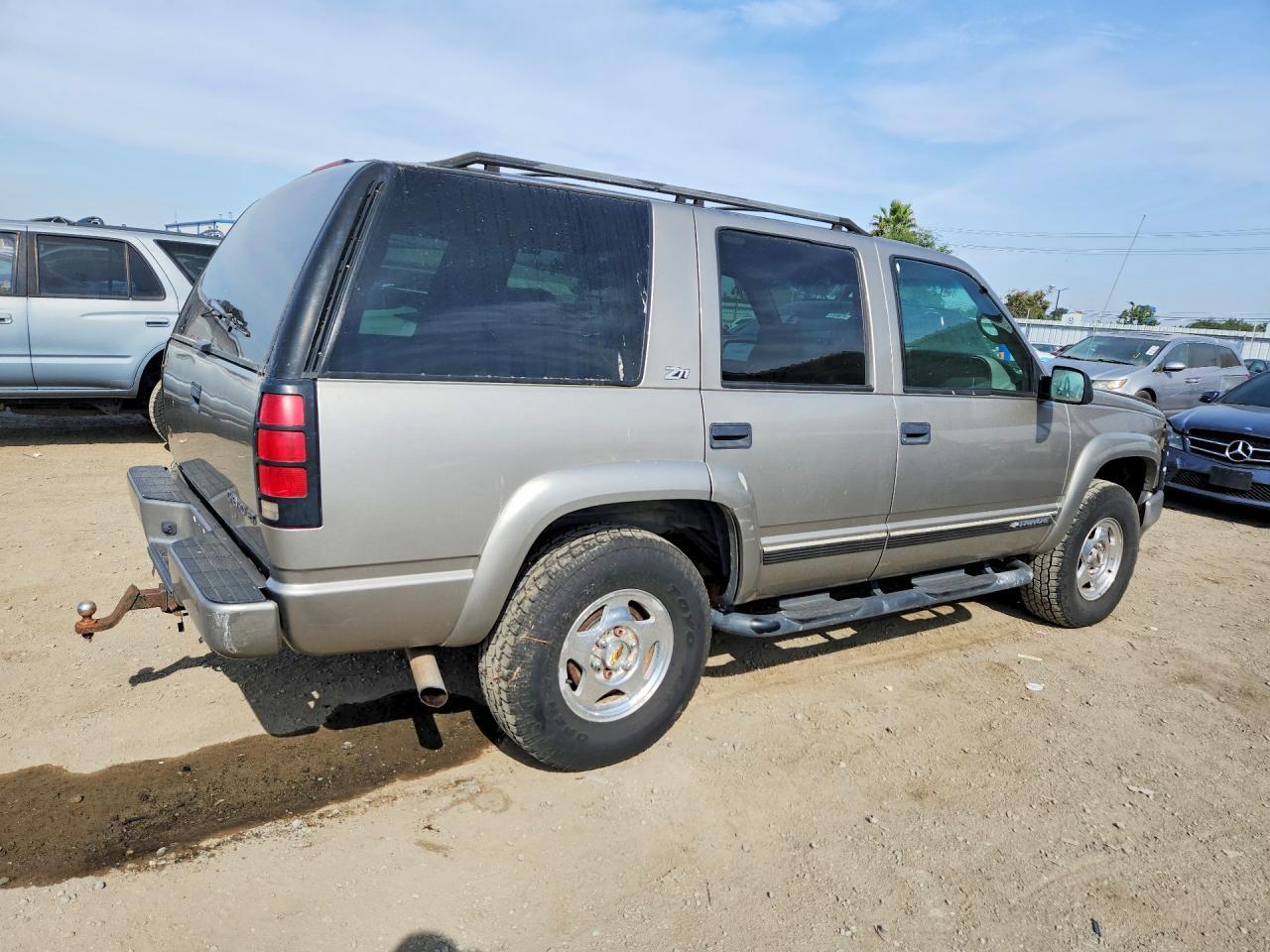 2000 Chevrolet Tahoe K1500 - Image 3