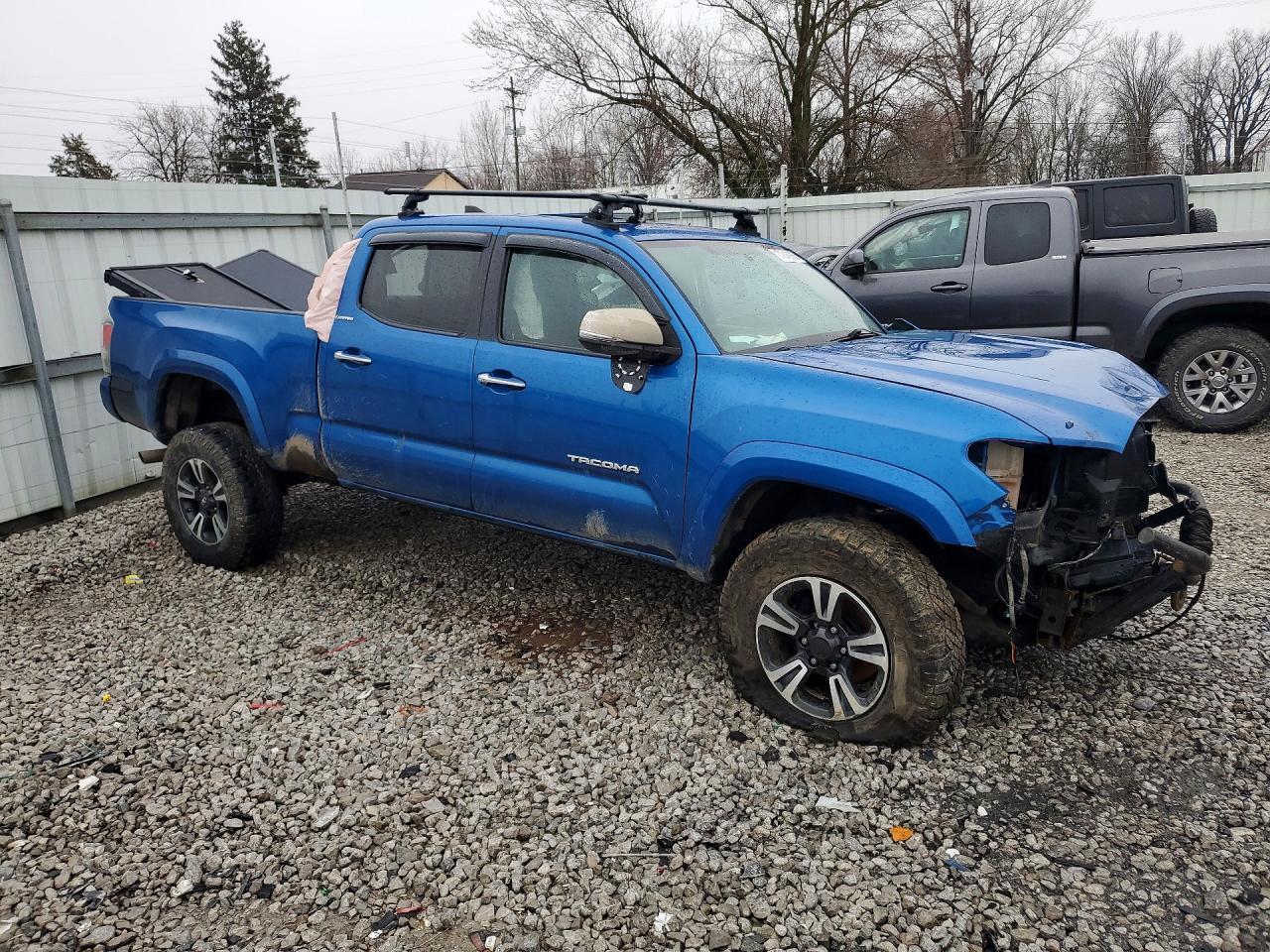 2017 Toyota Tacoma Double Cab - Фото 4
